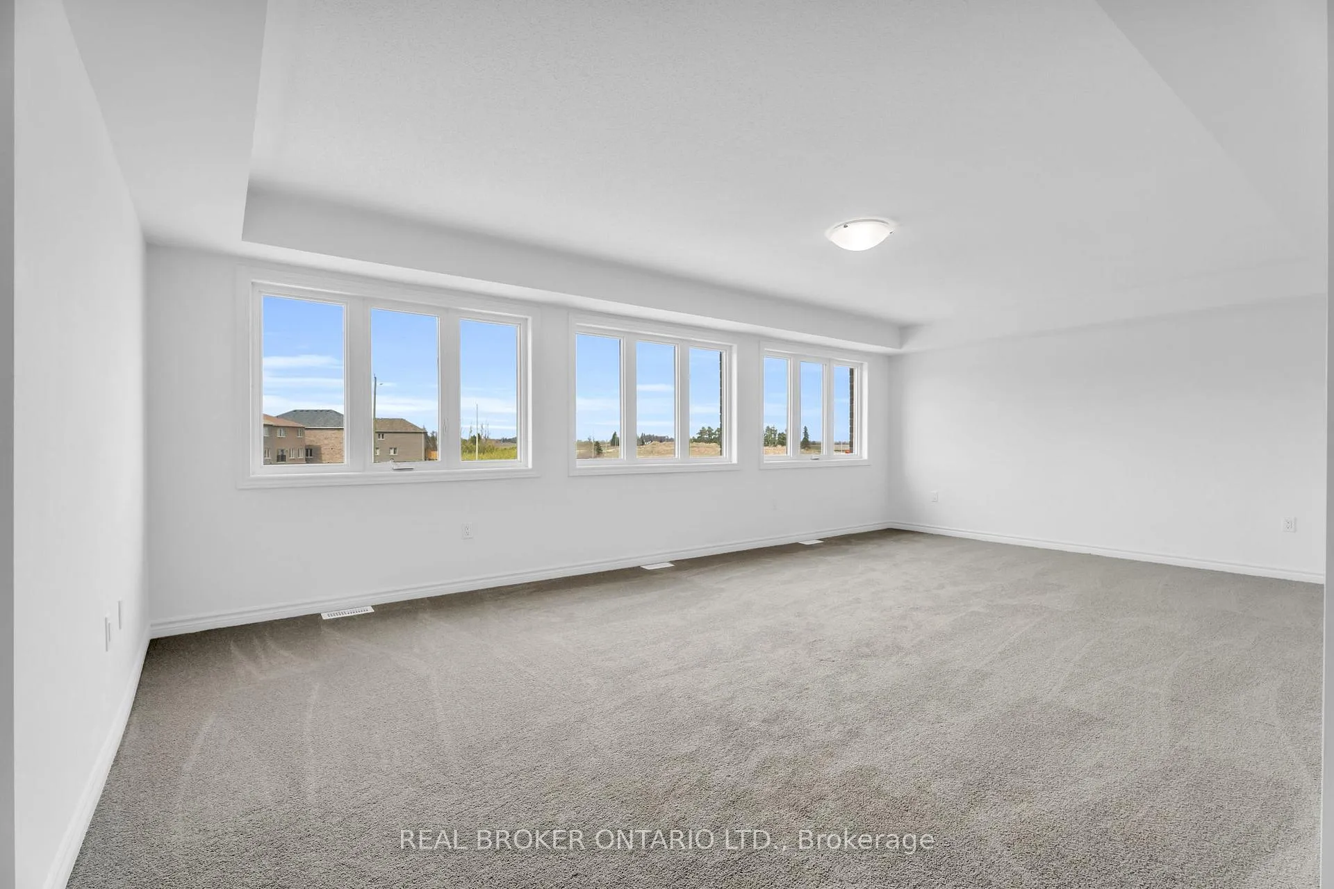Photo 36 of 430 VanDusen Avenue, Southgate — HOMEH