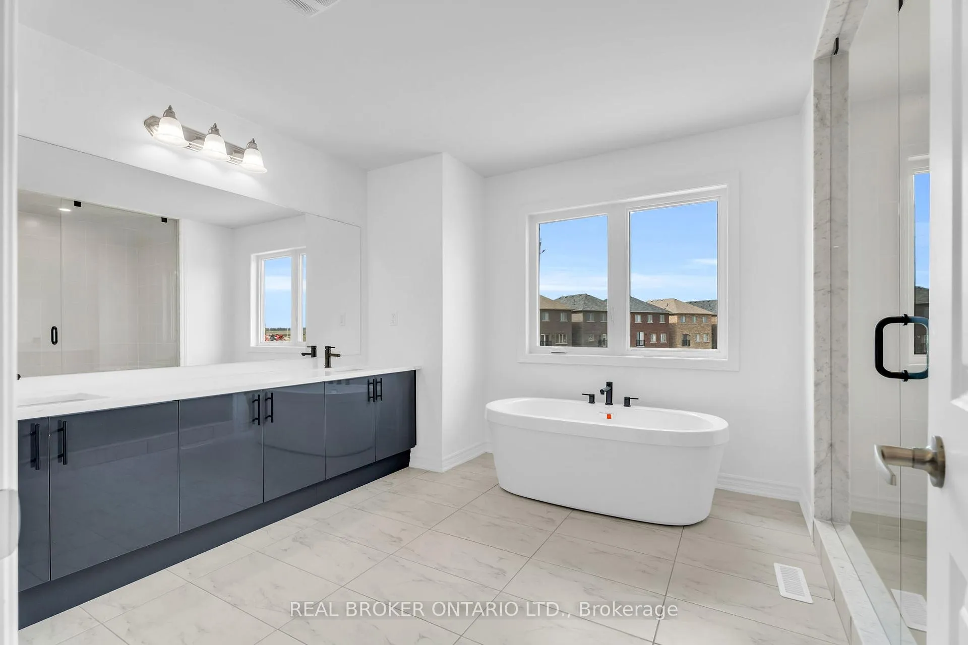 Photo 38 of 430 VanDusen Avenue, Southgate — HOMEH