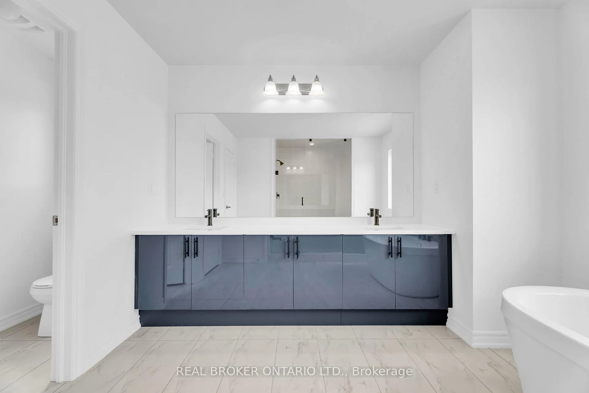 Photo 39 of 430 VanDusen Avenue, Southgate — HOMEH