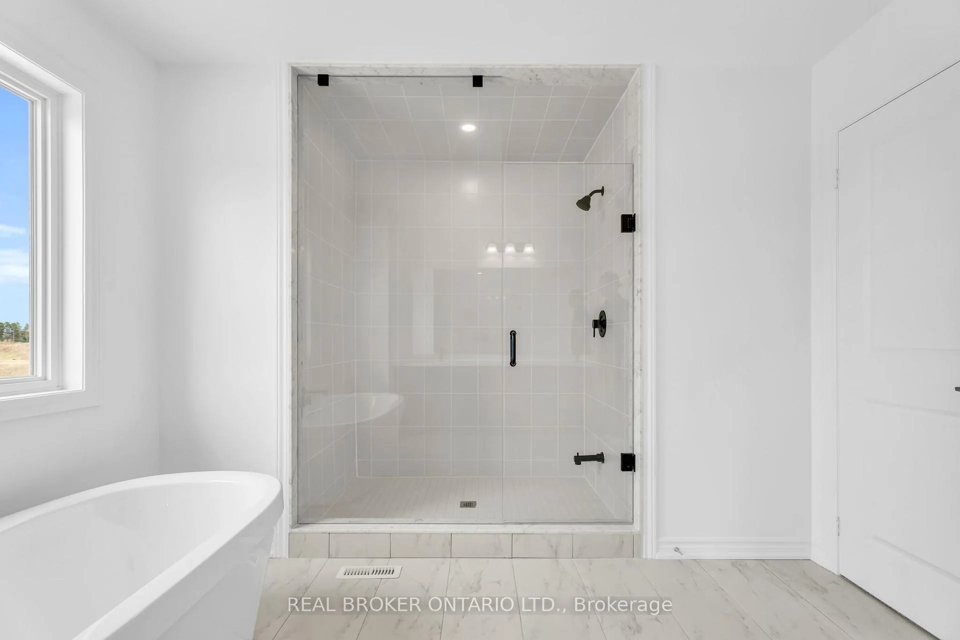 Photo 40 of 430 VanDusen Avenue, Southgate — HOMEH