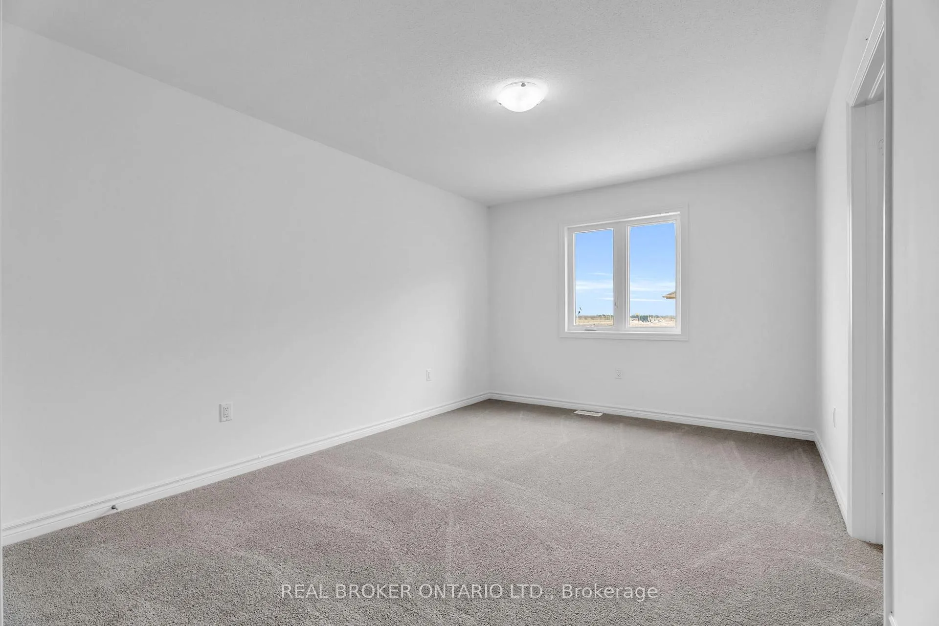 Photo 42 of 430 VanDusen Avenue, Southgate — HOMEH