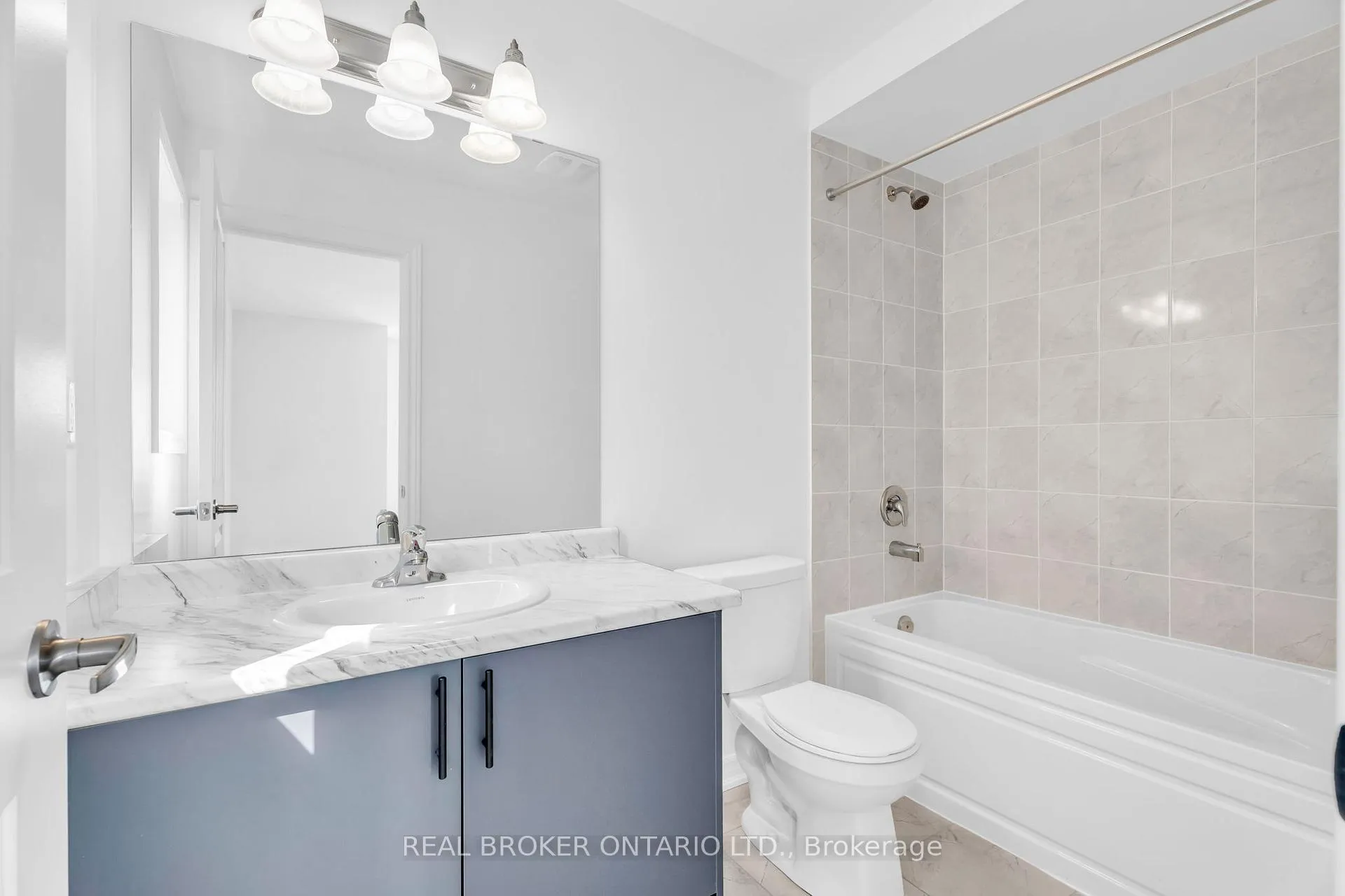 Photo 47 of 430 VanDusen Avenue, Southgate — HOMEH