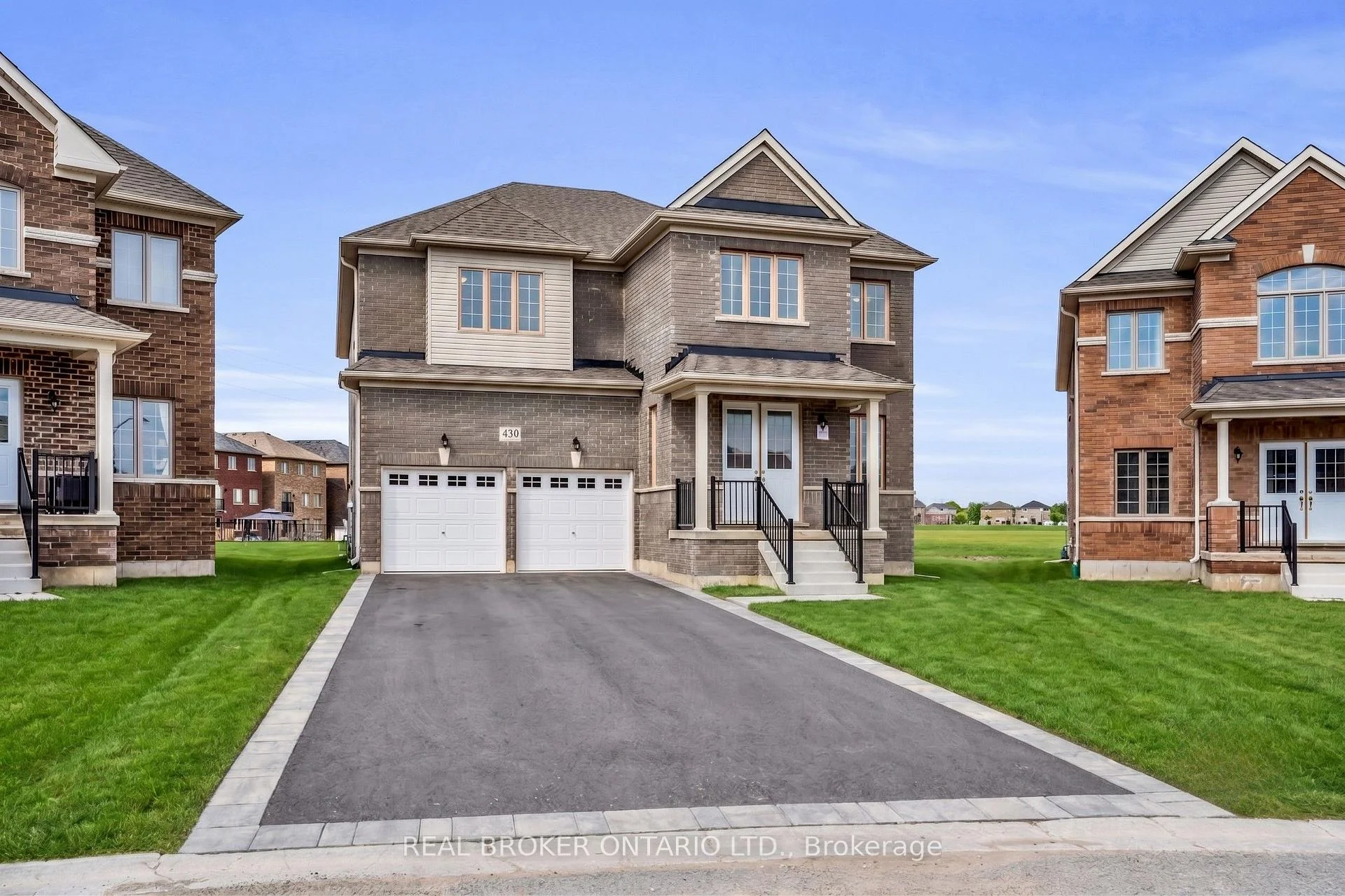Photo 4 of 430 VanDusen Avenue, Southgate — HOMEH