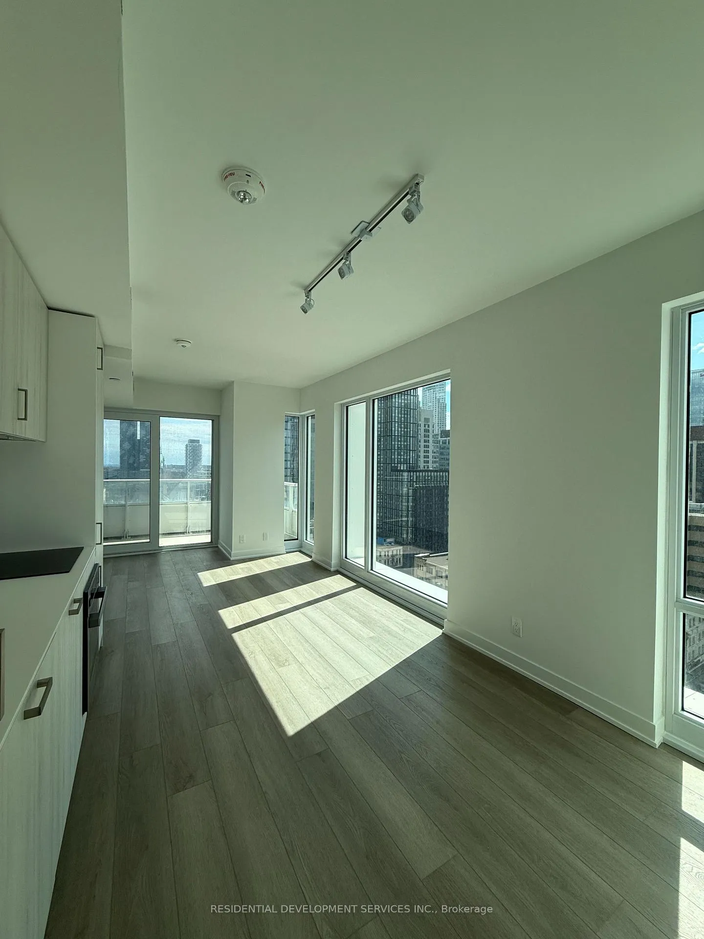 Photo 2 of Unit 1510, 88 Queen Street, Toronto, Church-Yonge Corridor — HOMEH