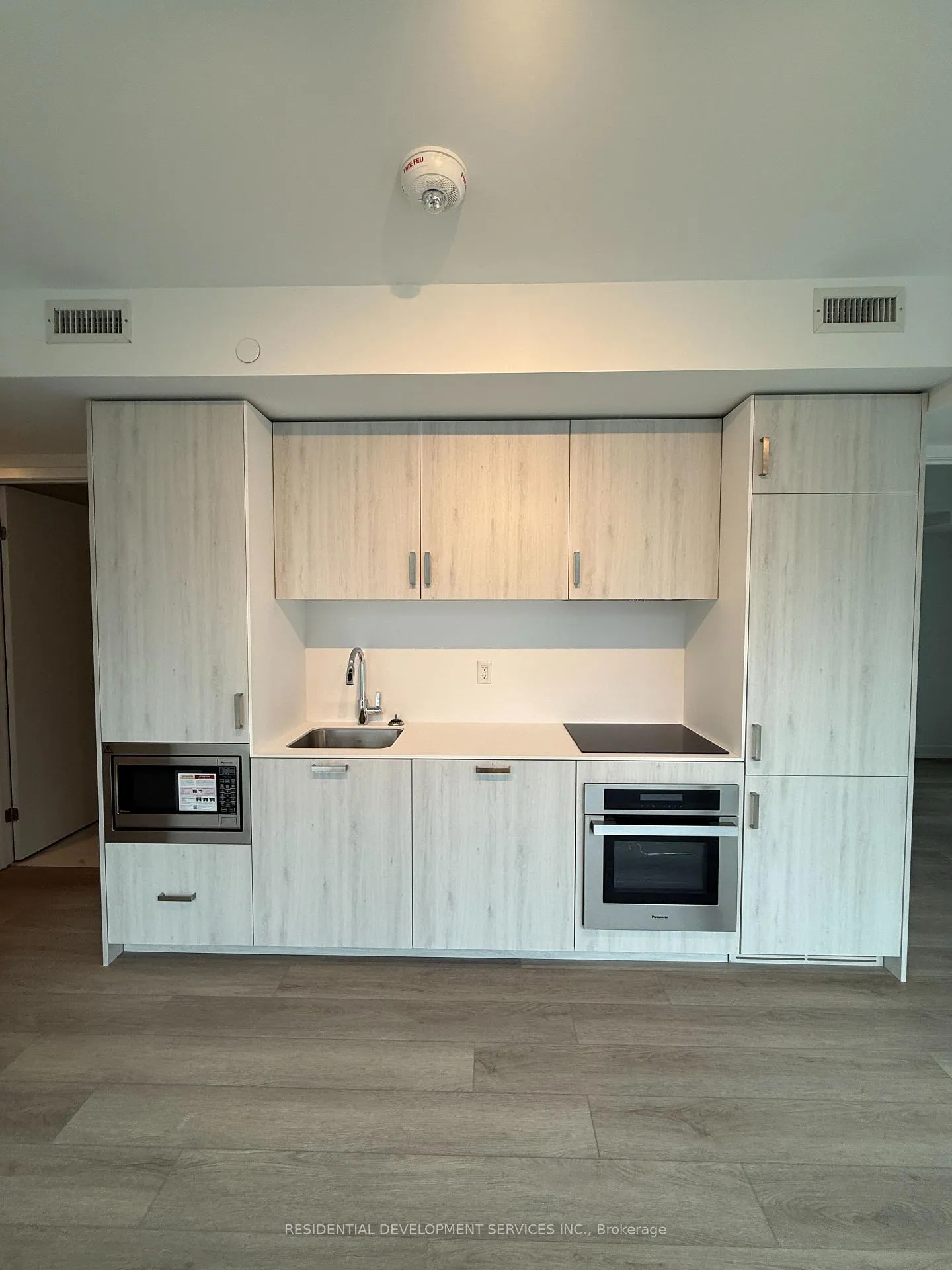Photo 3 of Unit 1510, 88 Queen Street, Toronto, Church-Yonge Corridor — HOMEH