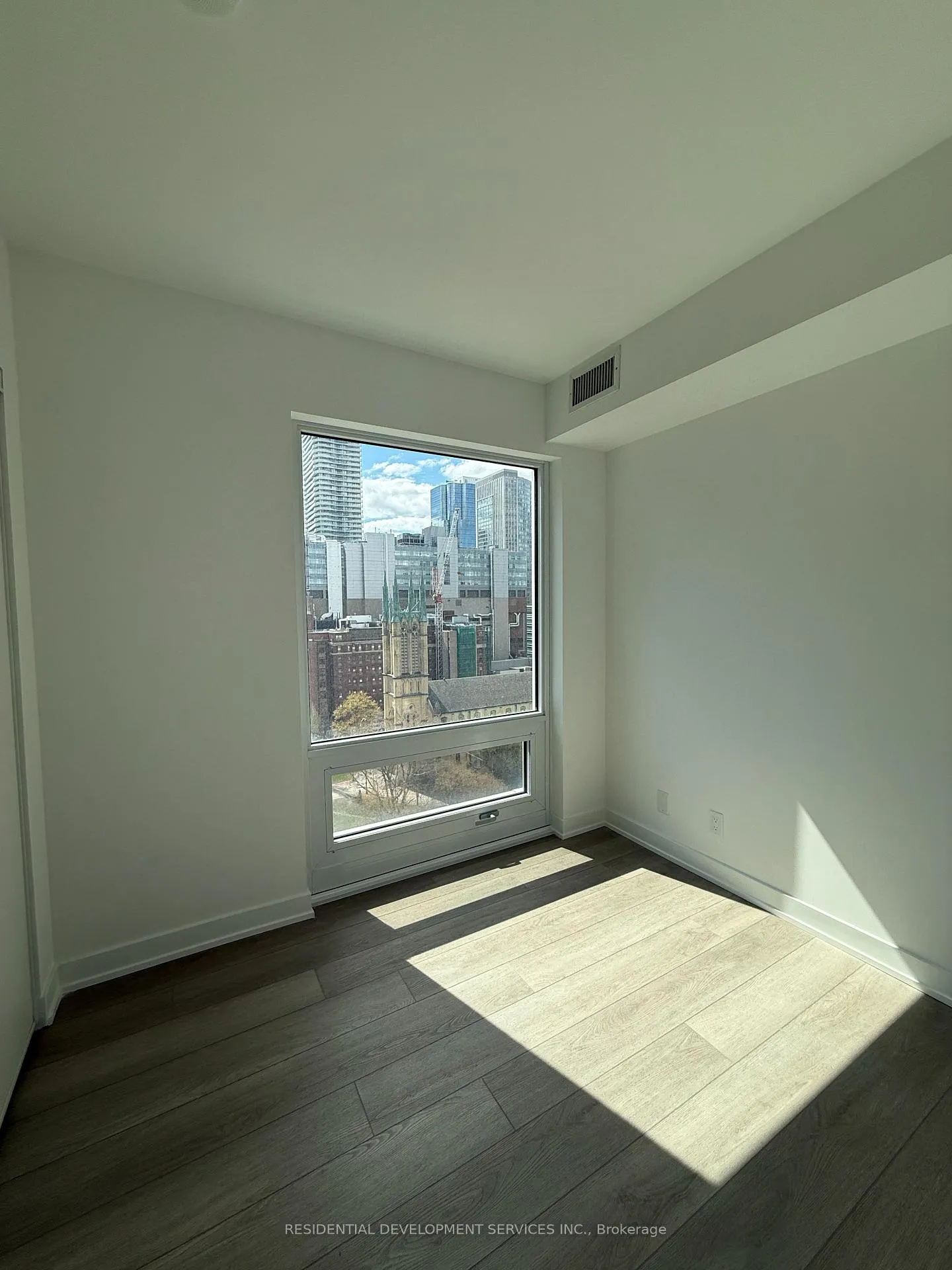 Photo 6 of Unit 1510, 88 Queen Street, Toronto, Church-Yonge Corridor — HOMEH