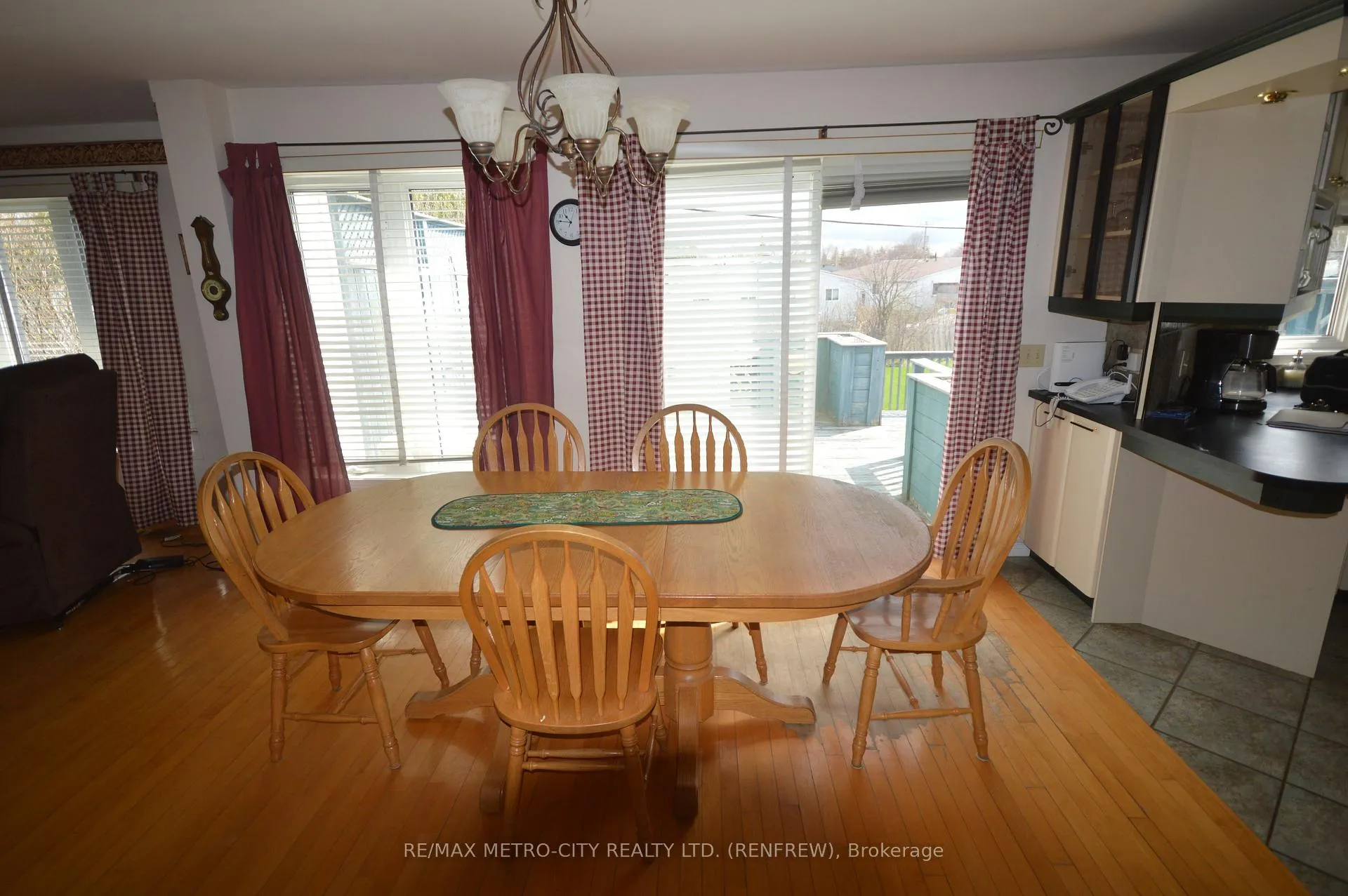 Photo 6 of 225 Vanier Crescent, Renfrew — HOMEH