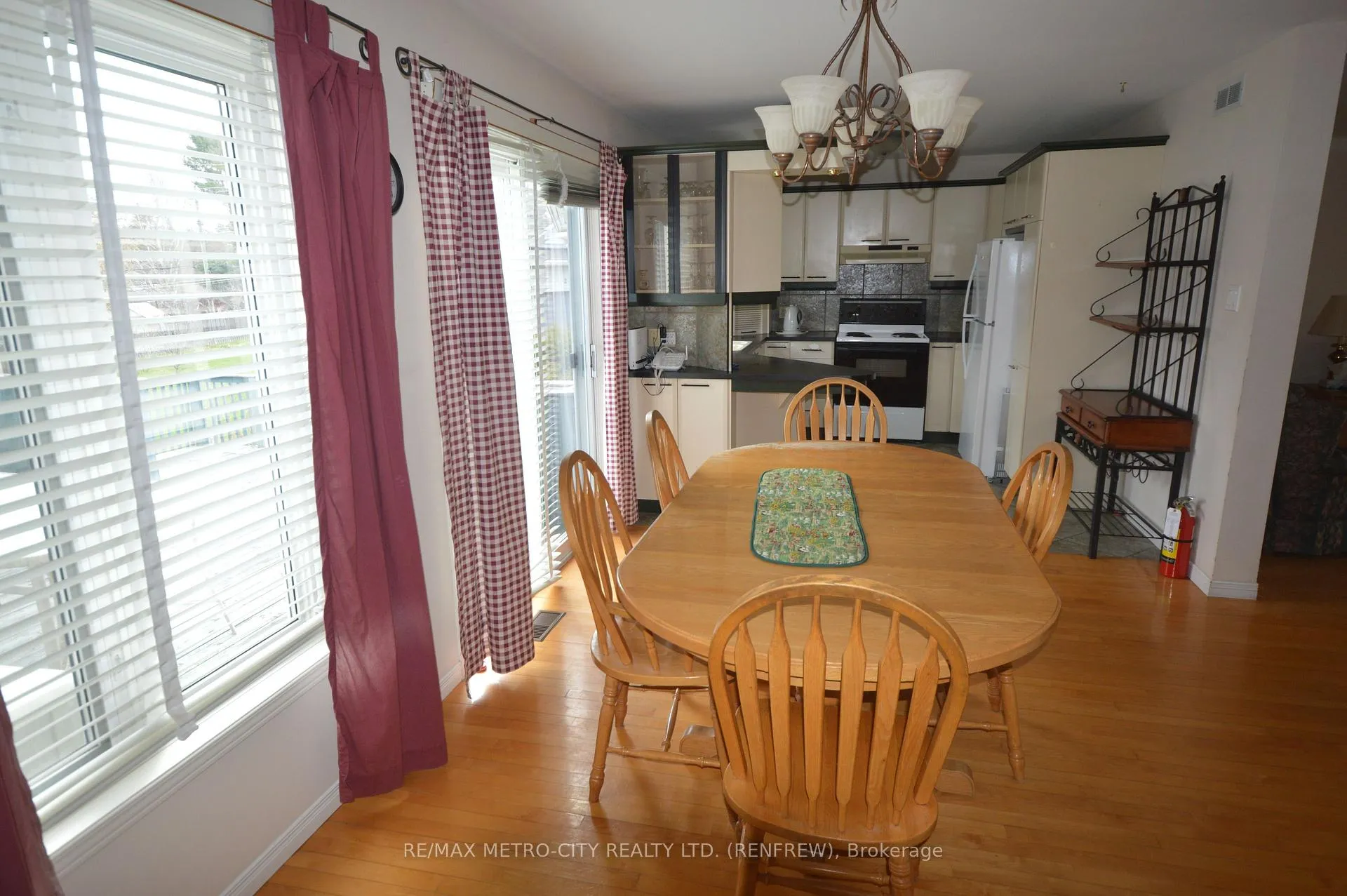 Photo 7 of 225 Vanier Crescent, Renfrew — HOMEH