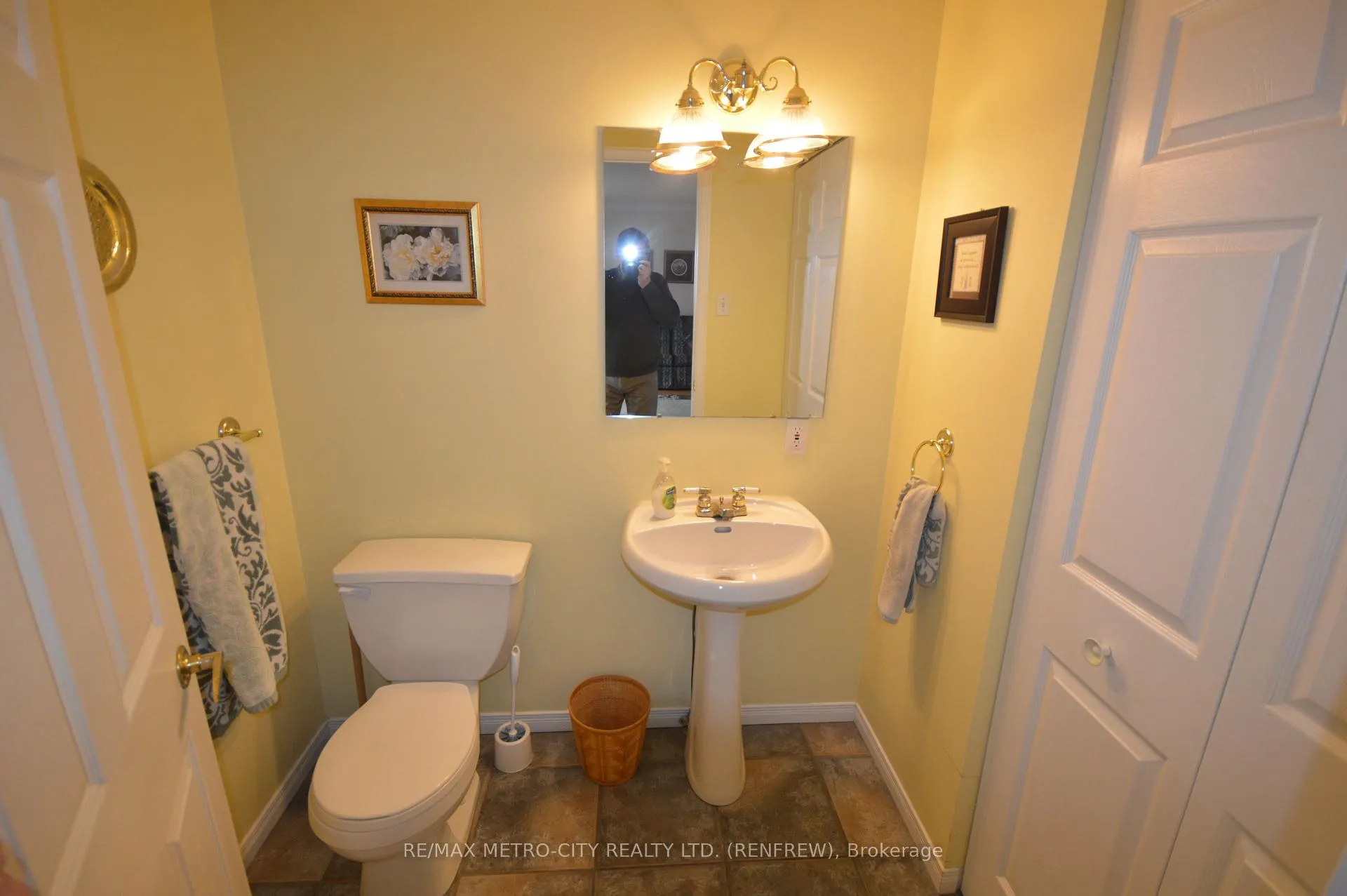 Photo 21 of 225 Vanier Crescent, Renfrew — HOMEH
