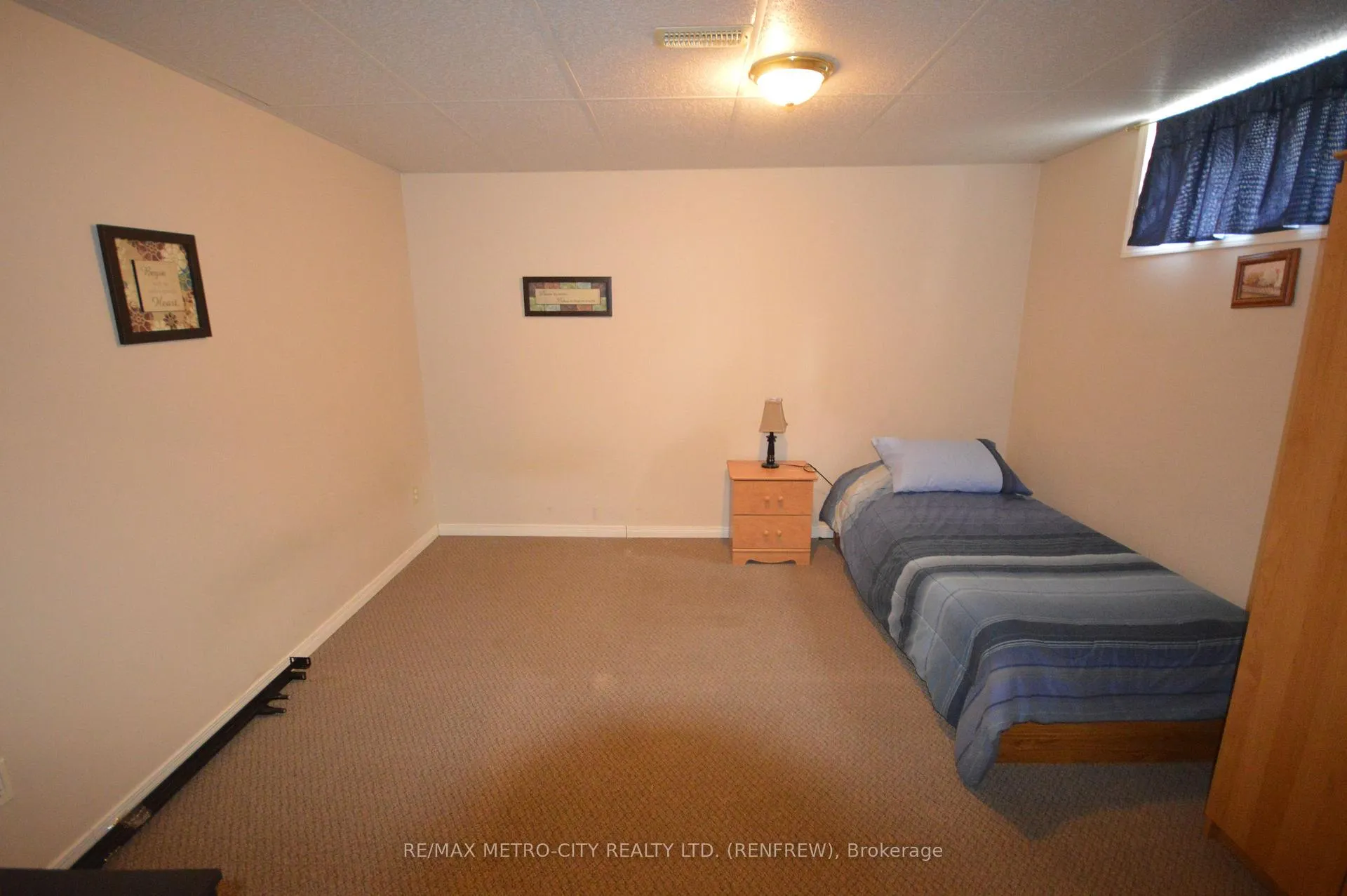 Photo 14 of 225 Vanier Crescent, Renfrew — HOMEH