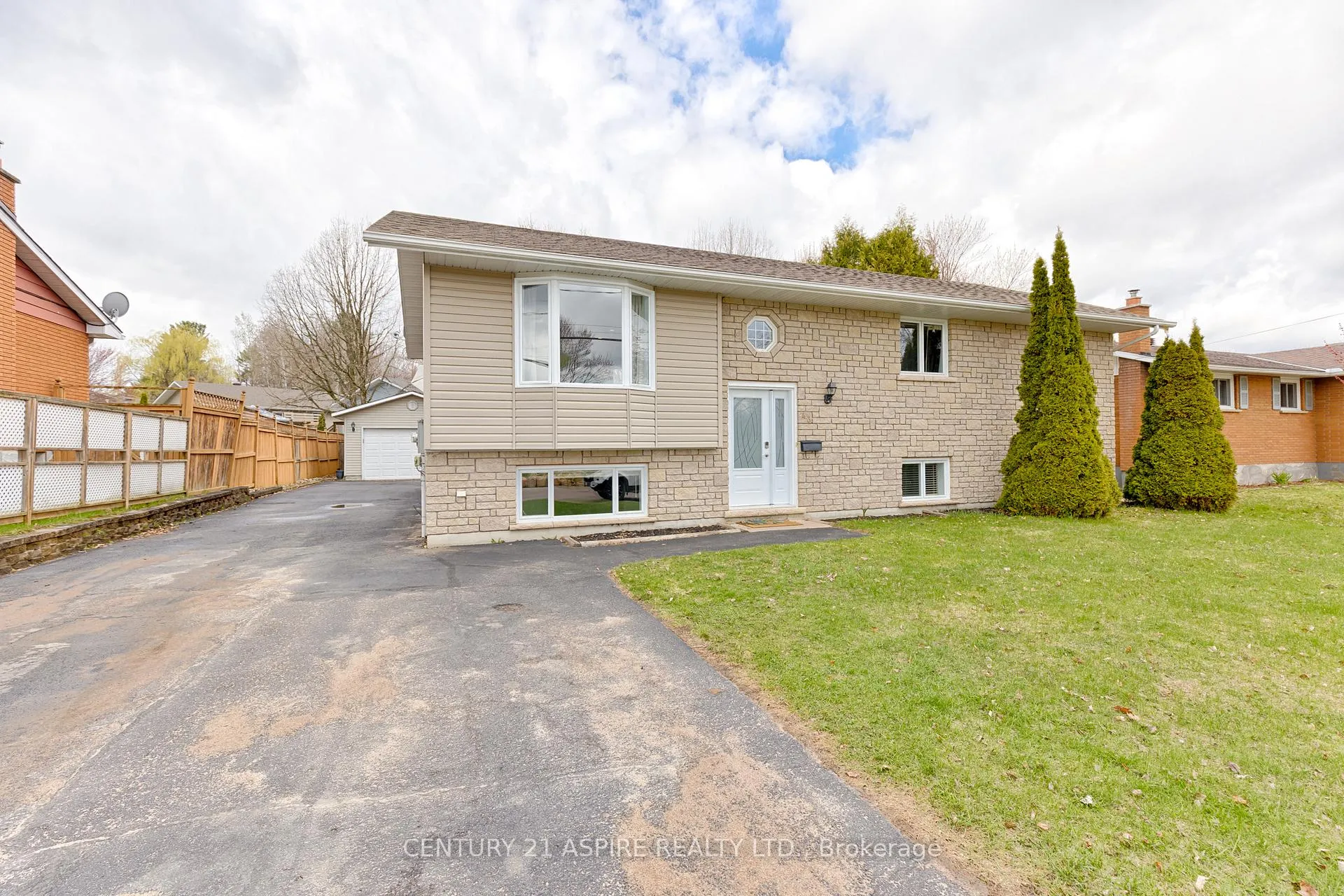 Front of 43 Selkirk Street