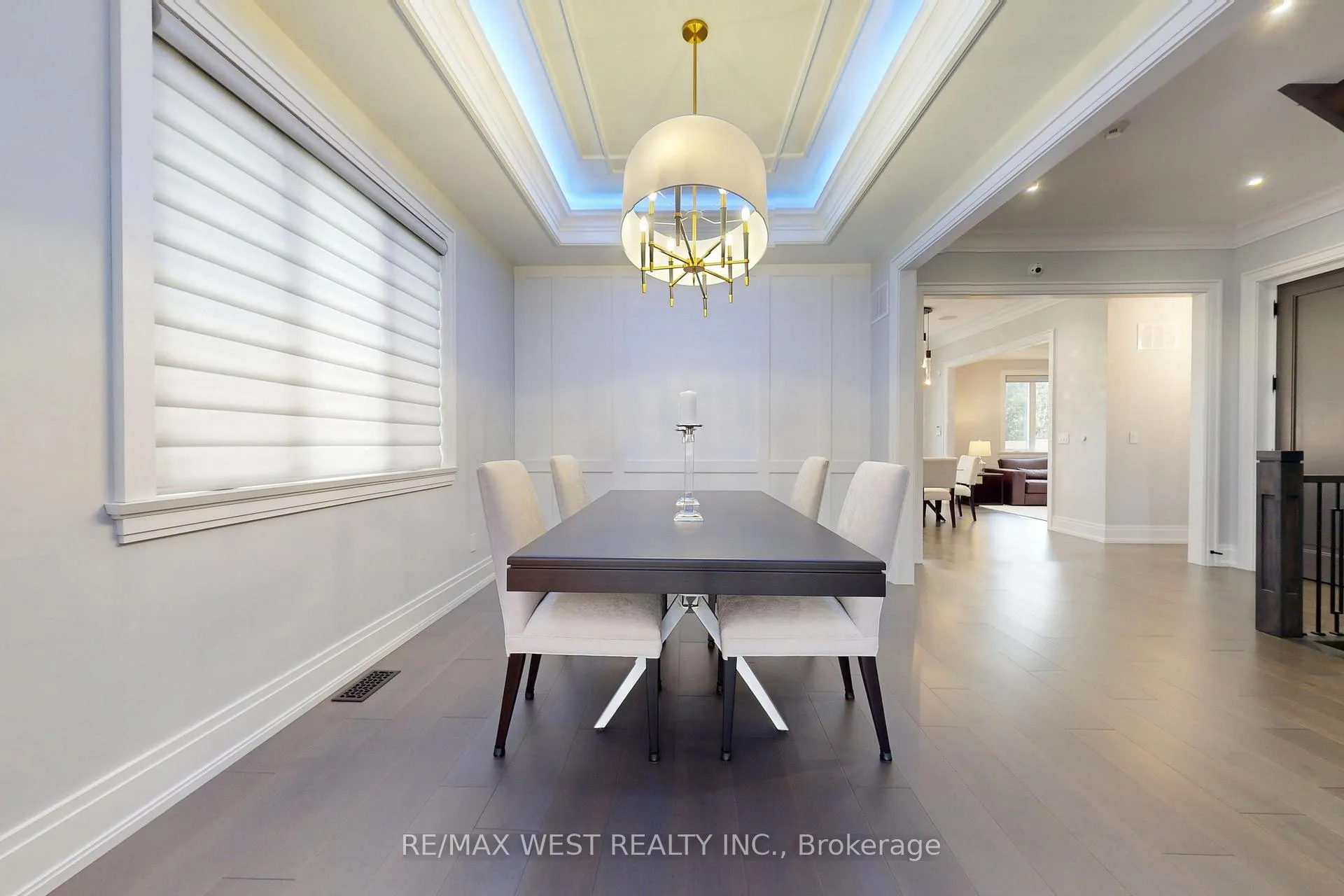 Photo 5 of 222 Connaught Avenue, North York, Newtonbrook West — HOMEH
