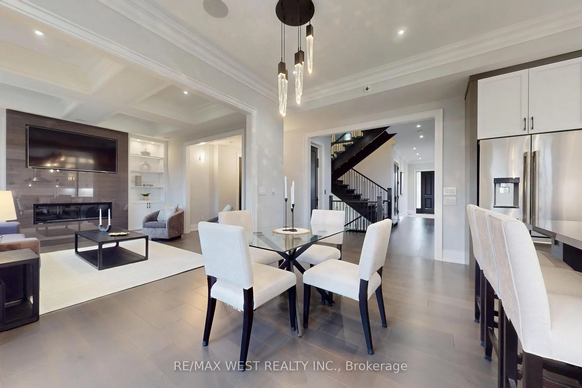 Photo 13 of 222 Connaught Avenue, North York, Newtonbrook West — HOMEH