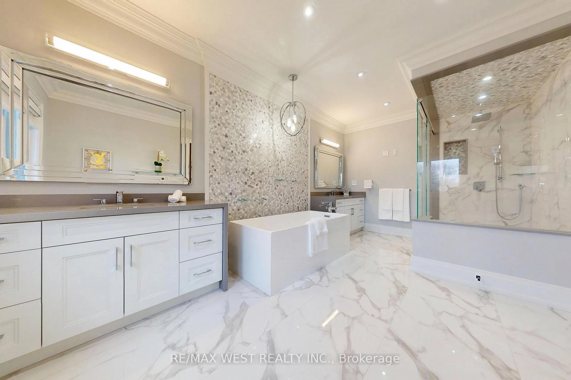 Photo 23 of 222 Connaught Avenue, North York, Newtonbrook West — HOMEH