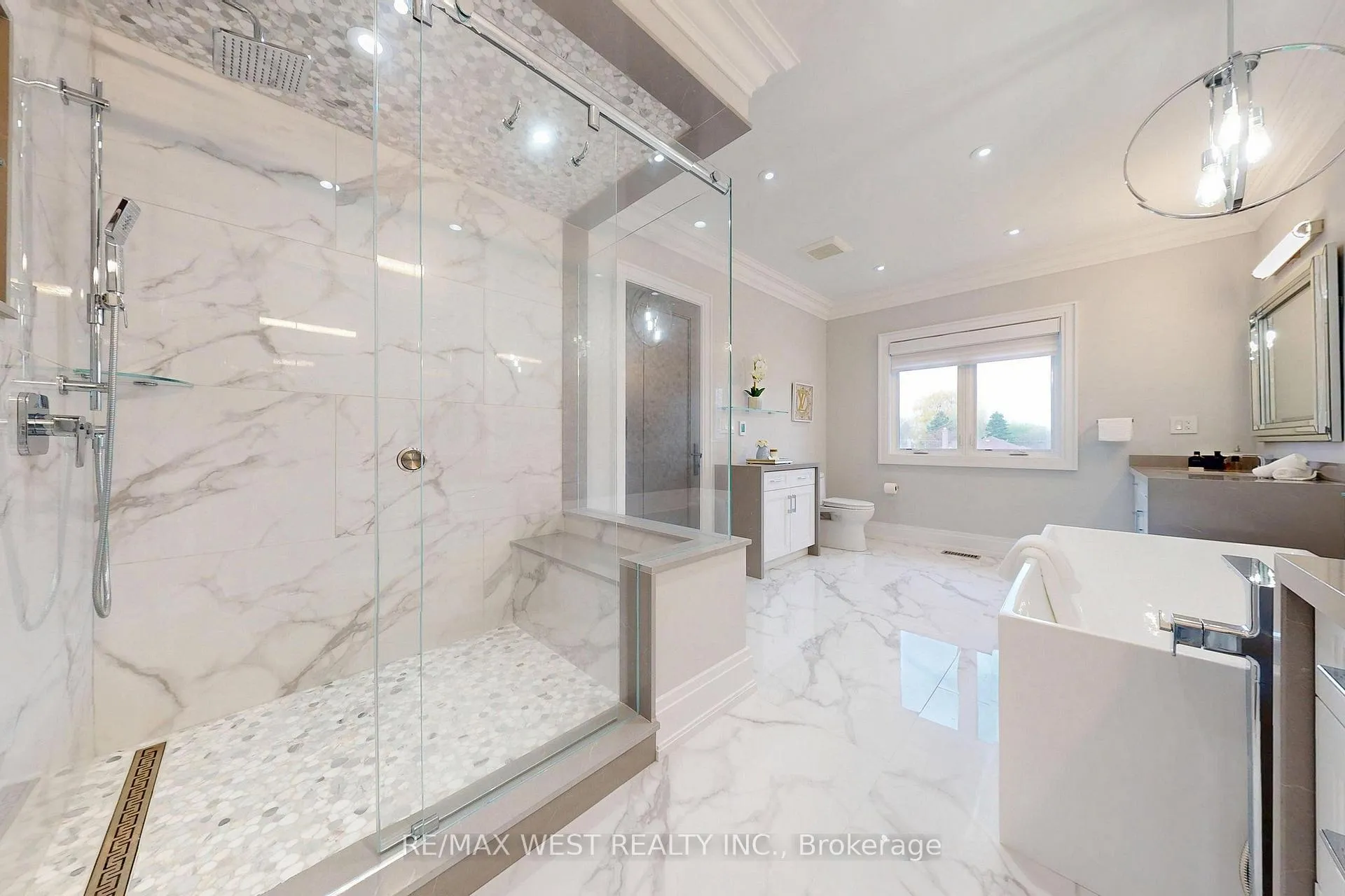 Photo 24 of 222 Connaught Avenue, North York, Newtonbrook West — HOMEH