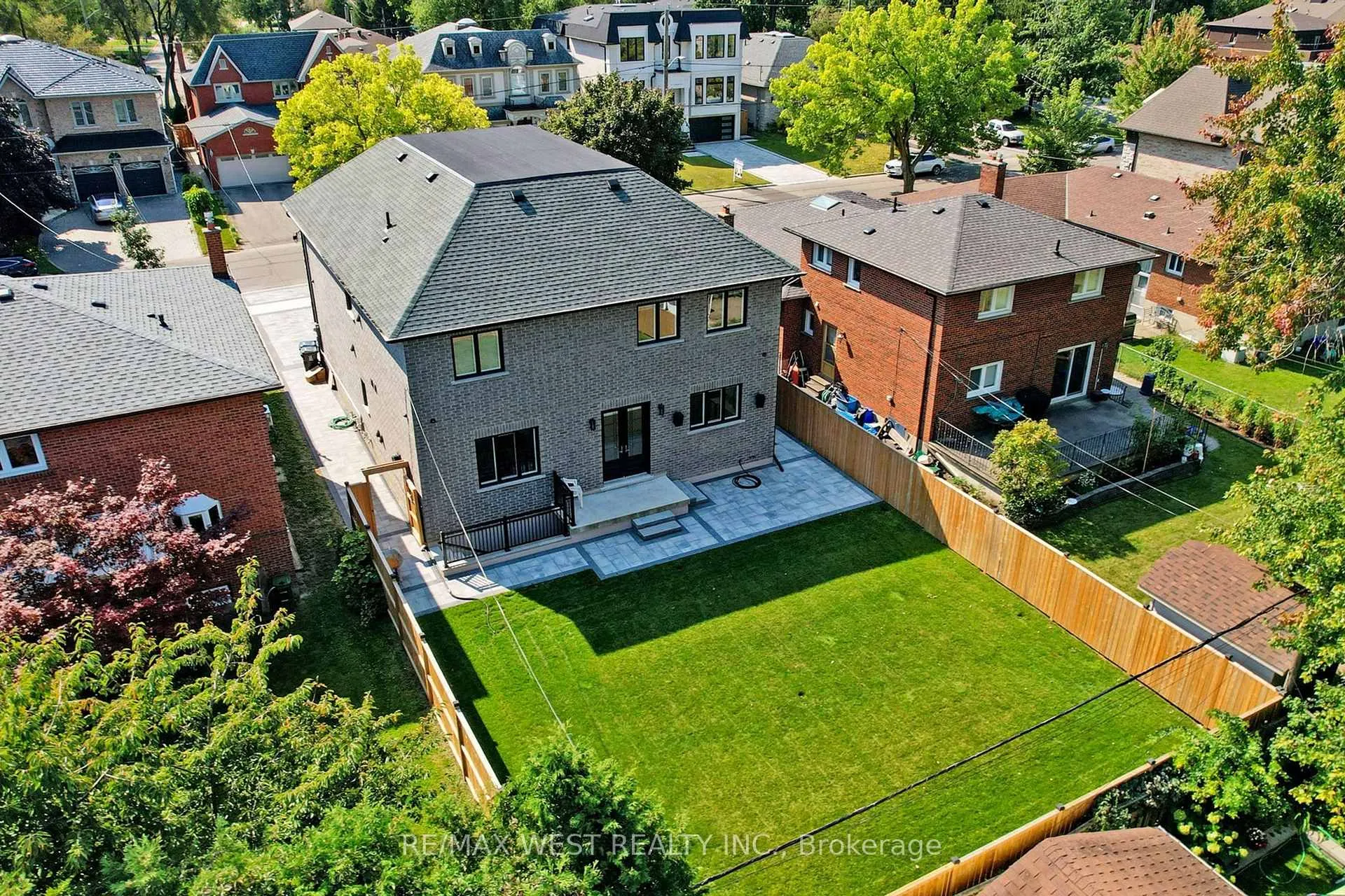 Photo 39 of 222 Connaught Avenue, North York, Newtonbrook West — HOMEH