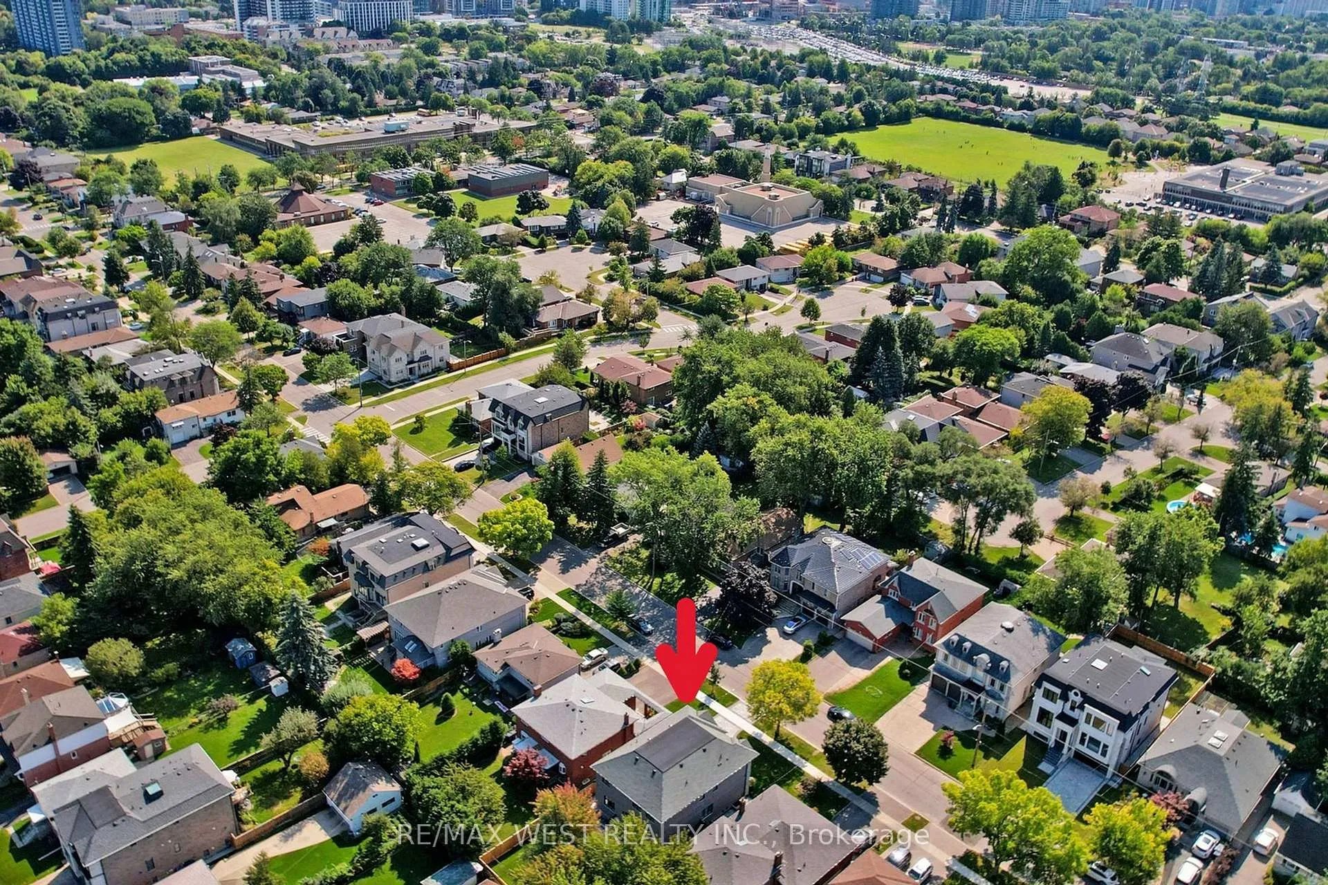 Photo 40 of 222 Connaught Avenue, North York, Newtonbrook West — HOMEH