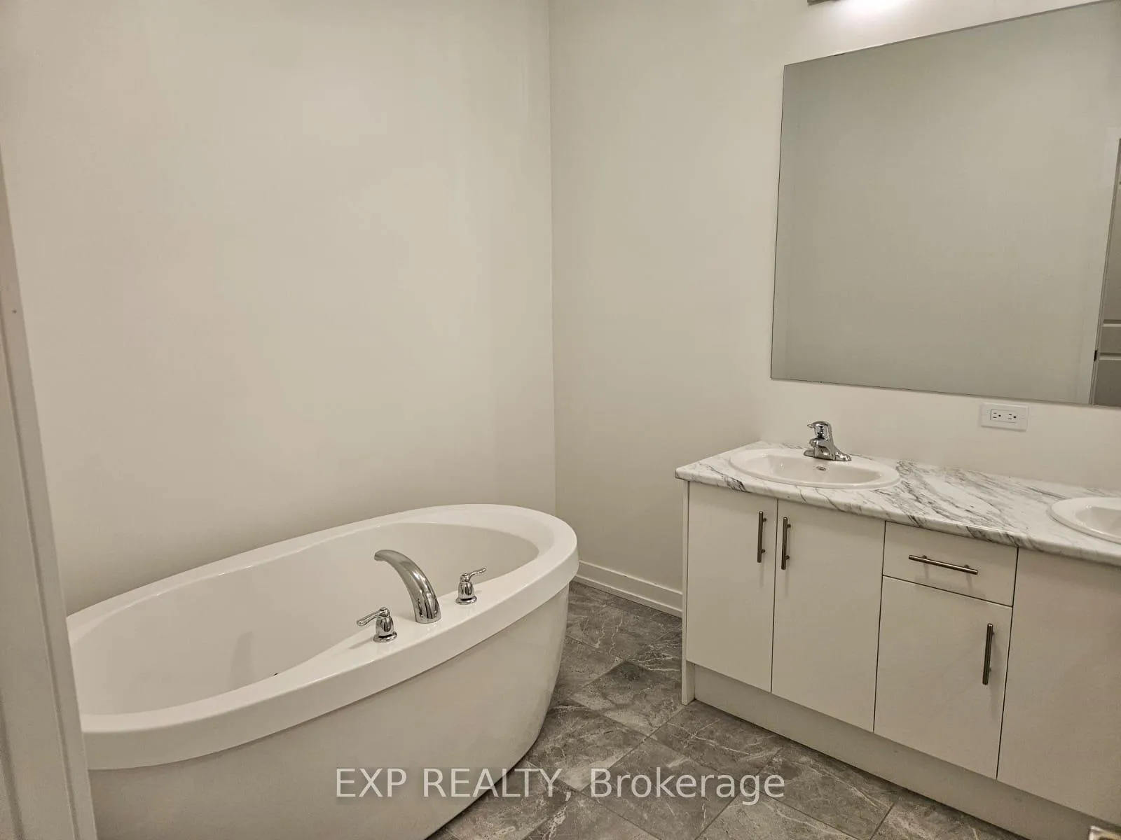 Photo 11 of 159 Haldimand Street, Vaughan, Kleinburg — HOMEH