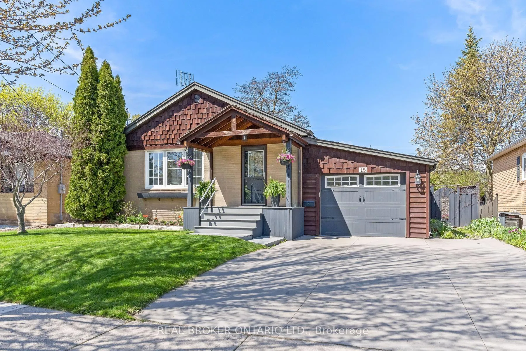 Photo 1 of 15 Byron Street, Halton Hills, Georgetown — HOMEH