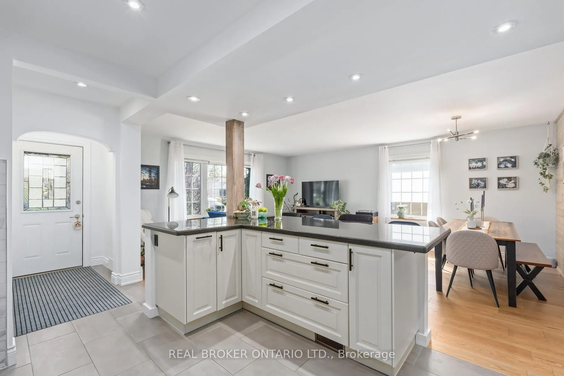 Photo 9 of 15 Byron Street, Halton Hills, Georgetown — HOMEH