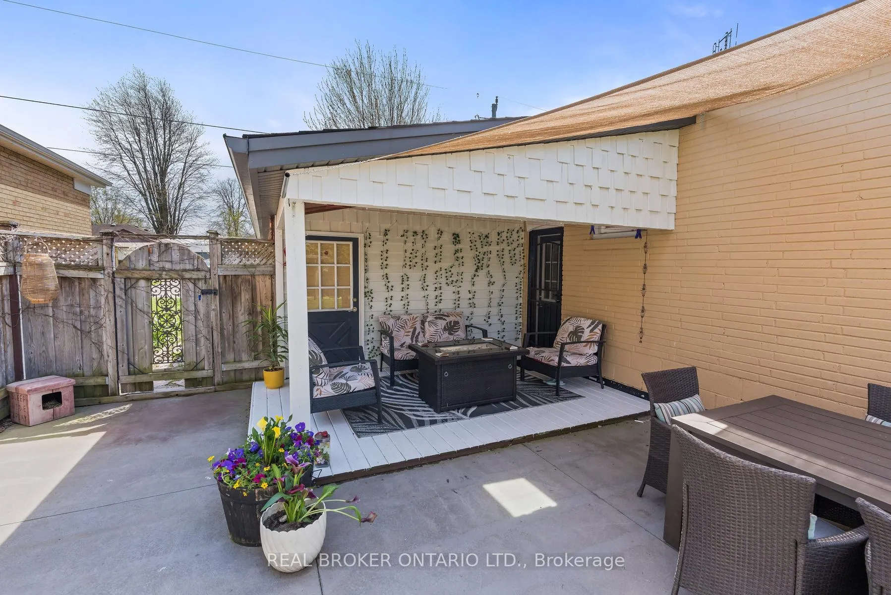 Photo 28 of 15 Byron Street, Halton Hills, Georgetown — HOMEH