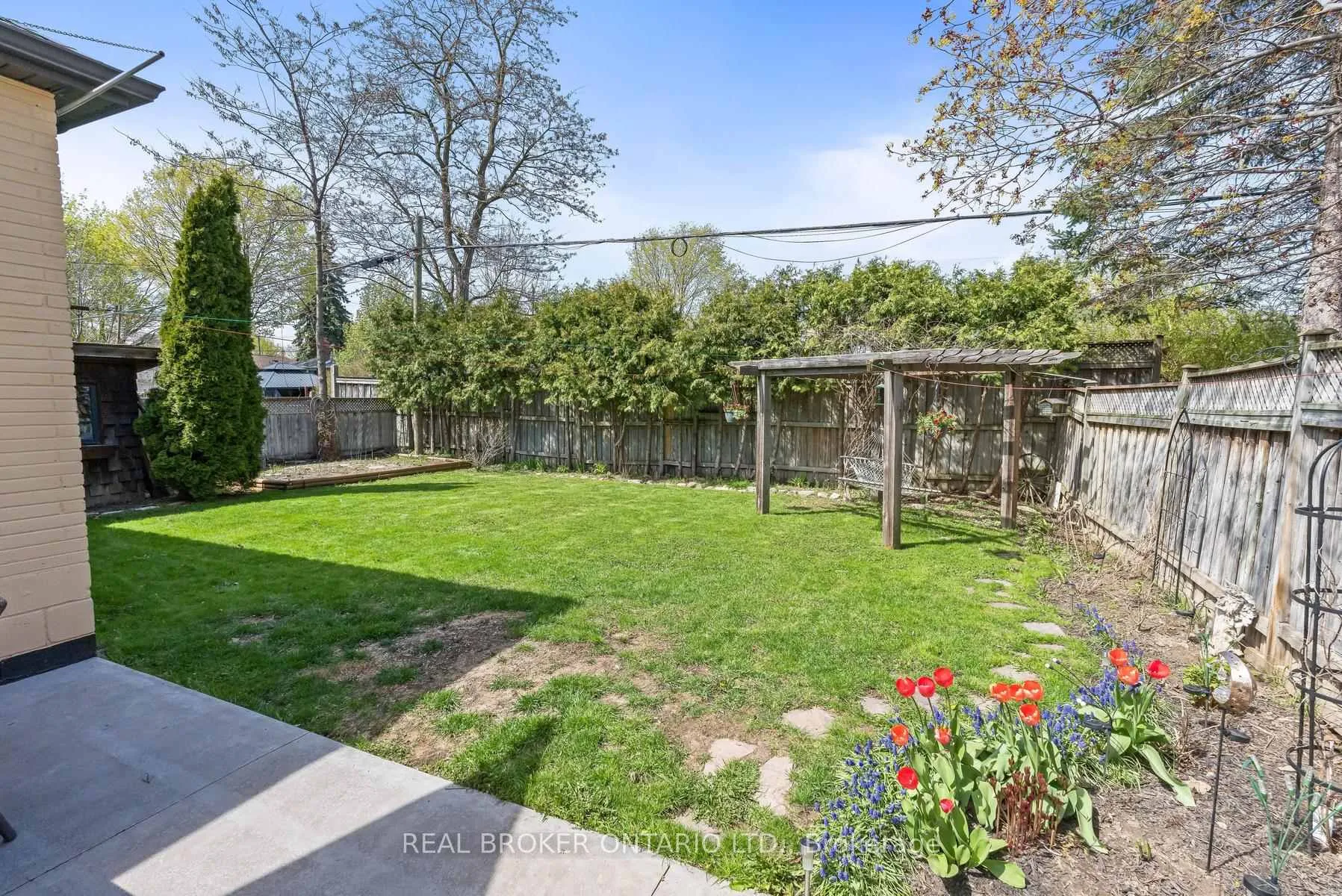 Photo 31 of 15 Byron Street, Halton Hills, Georgetown — HOMEH