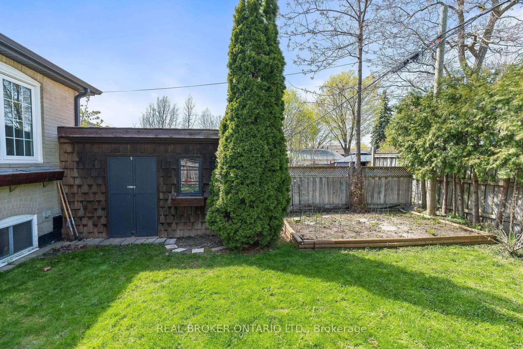 Photo 32 of 15 Byron Street, Halton Hills, Georgetown — HOMEH