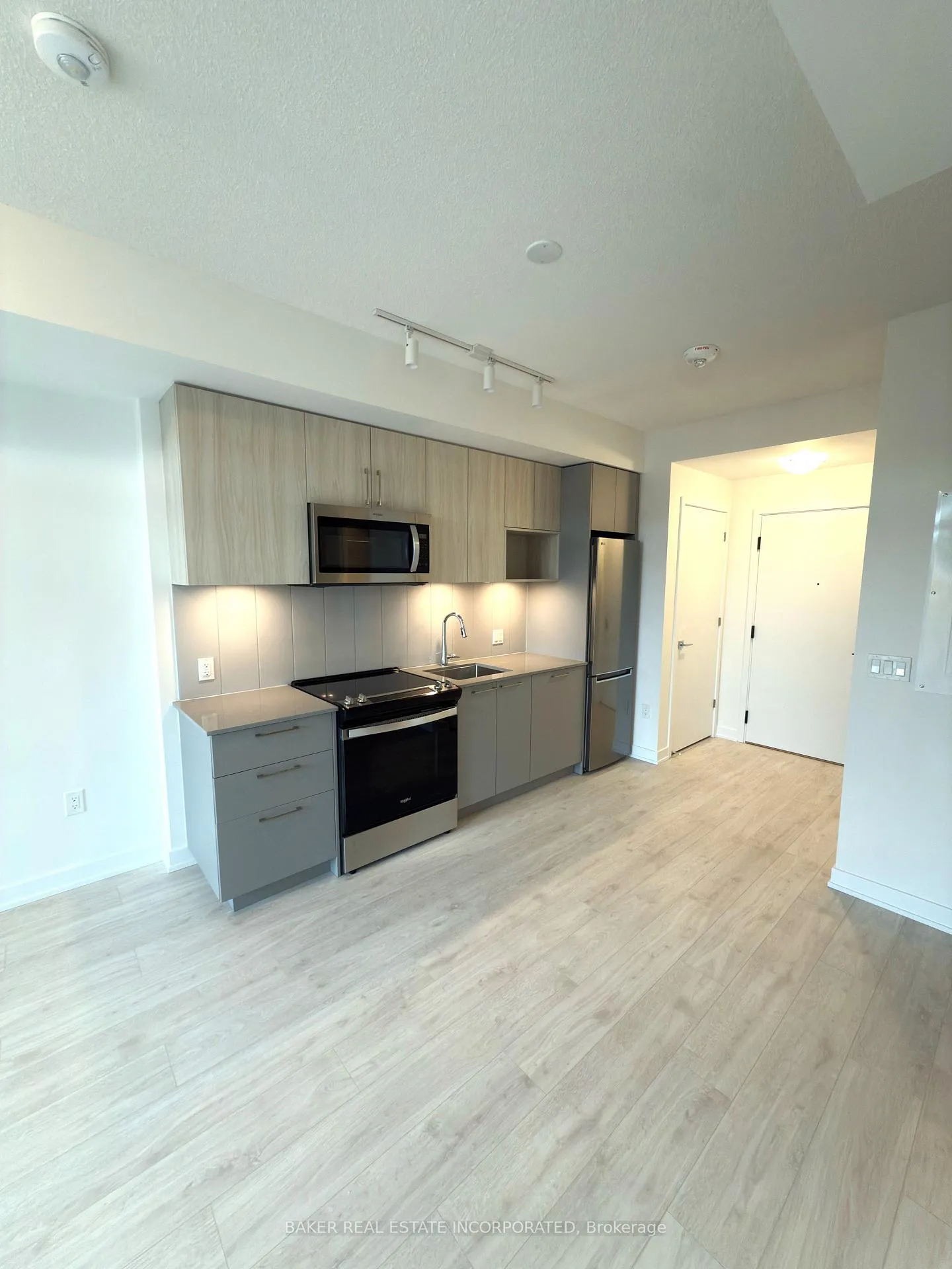Photo 3 of Unit 310, 500 Plains Road E, Burlington, LaSalle — HOMEH