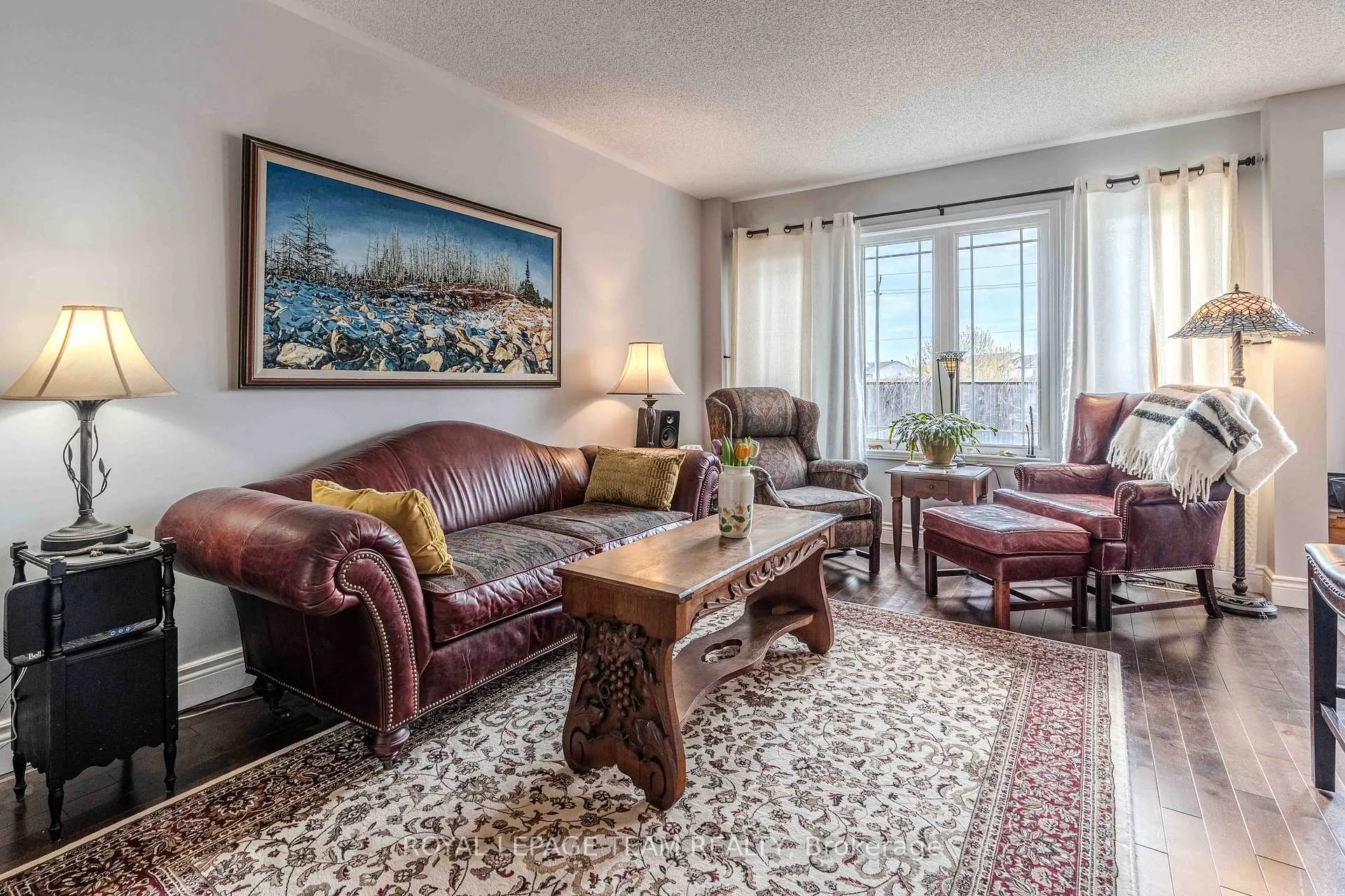 Photo 3 of 640 Pepperville Crescent, Ottawa, Kanata - Emerald Meadows/Trailwest — HOMEH