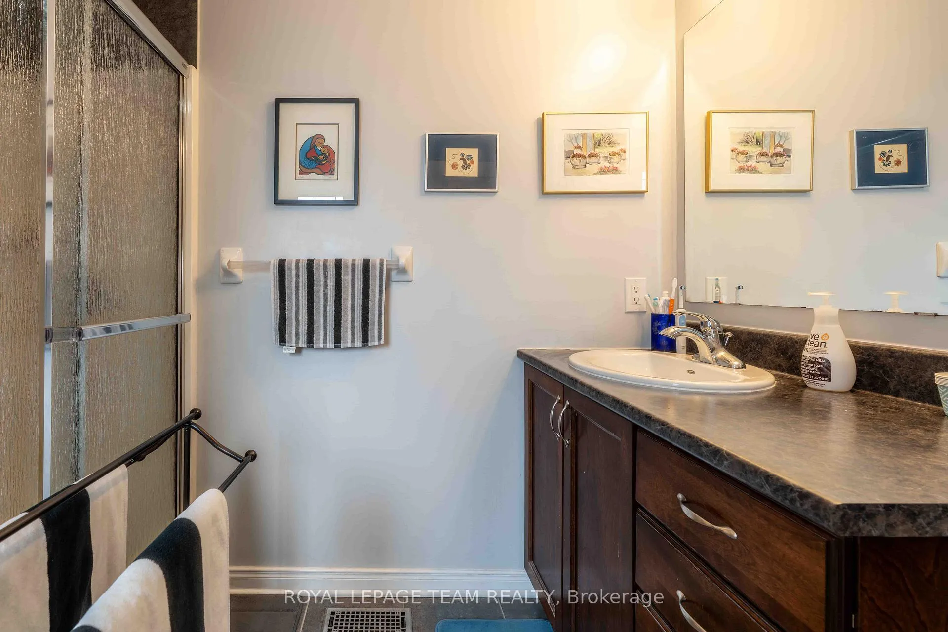 Photo 10 of 640 Pepperville Crescent, Ottawa, Kanata - Emerald Meadows/Trailwest — HOMEH
