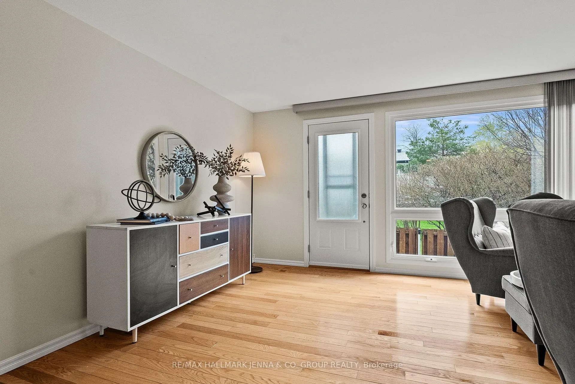 Photo 11 of Unit 49, 32 F Benlea Drive, Ottawa, Tanglewood — HOMEH