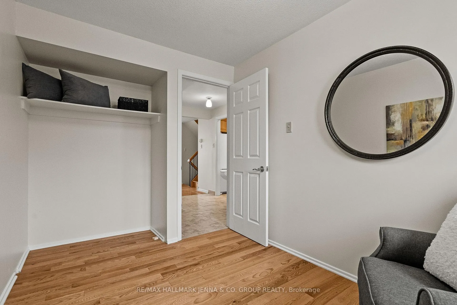 Photo 15 of Unit 49, 32 F Benlea Drive, Ottawa, Tanglewood — HOMEH