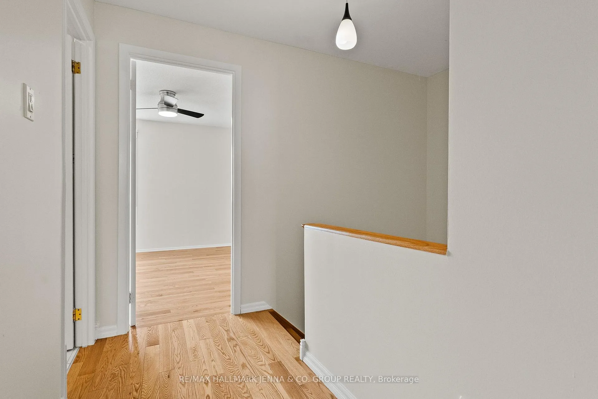 Photo 17 of Unit 49, 32 F Benlea Drive, Ottawa, Tanglewood — HOMEH