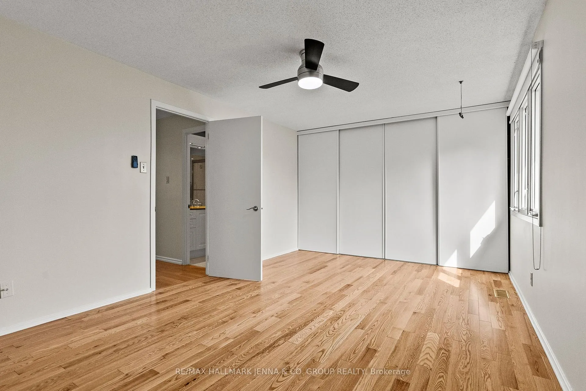 Photo 18 of Unit 49, 32 F Benlea Drive, Ottawa, Tanglewood — HOMEH