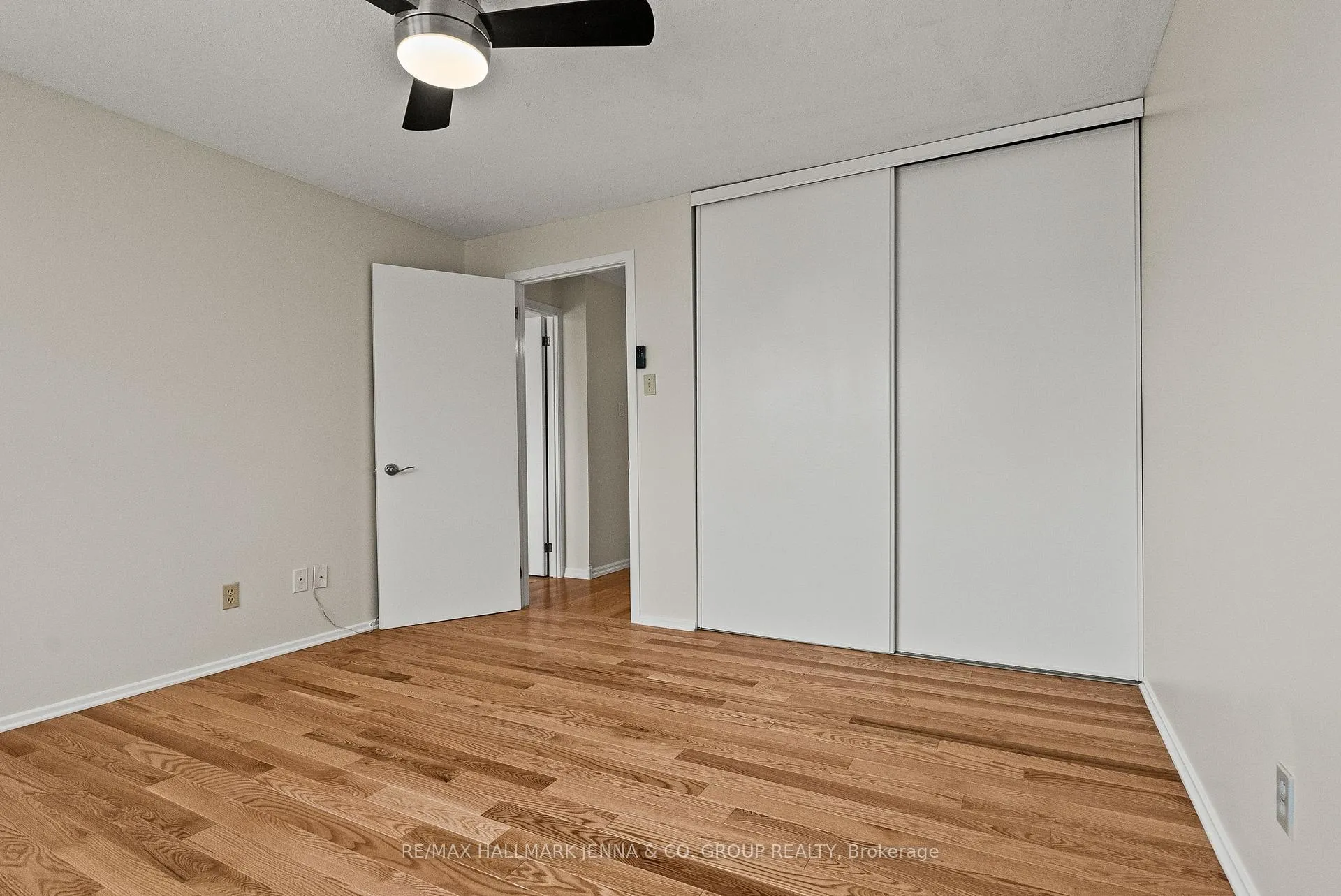 Photo 20 of Unit 49, 32 F Benlea Drive, Ottawa, Tanglewood — HOMEH