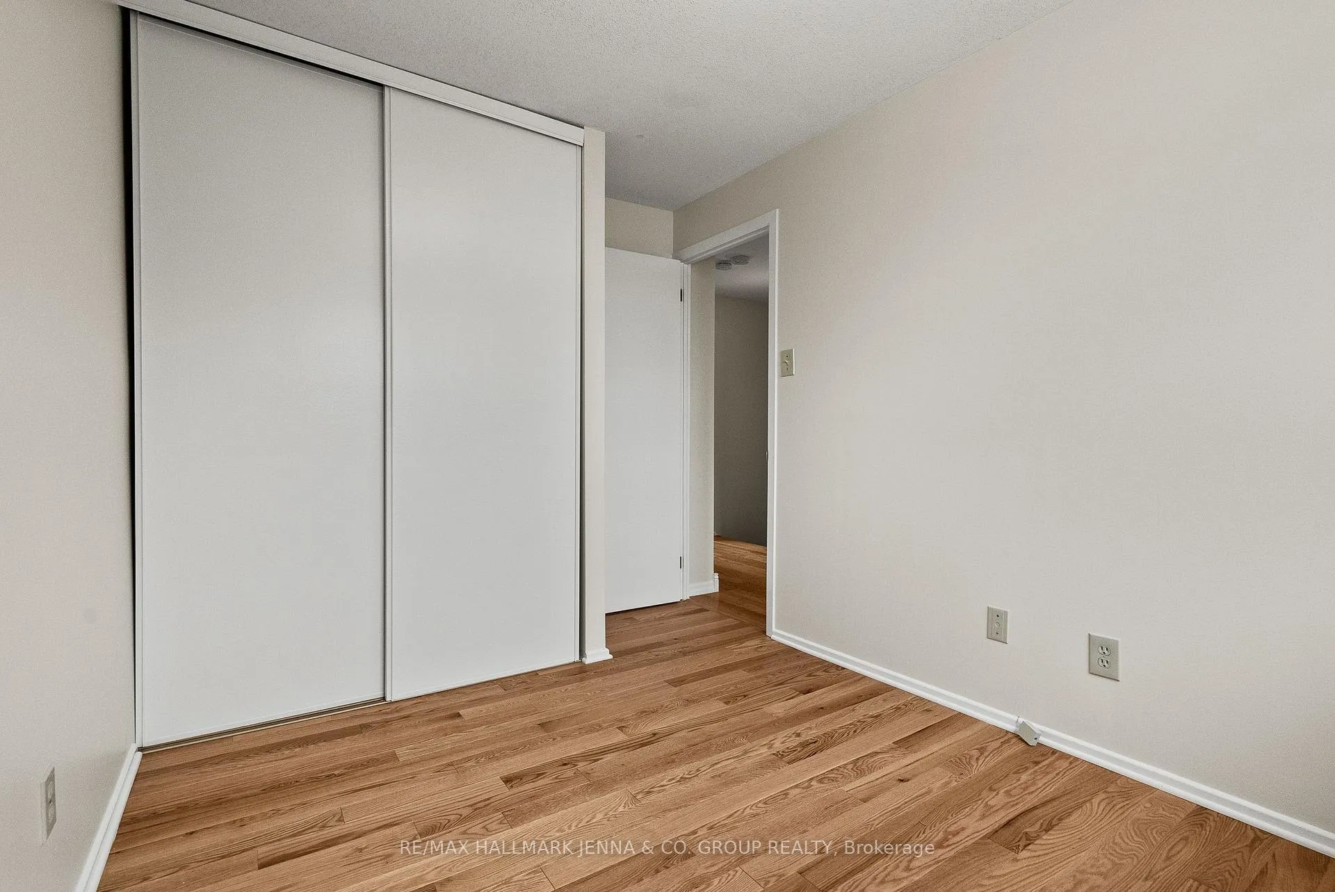 Photo 22 of Unit 49, 32 F Benlea Drive, Ottawa, Tanglewood — HOMEH