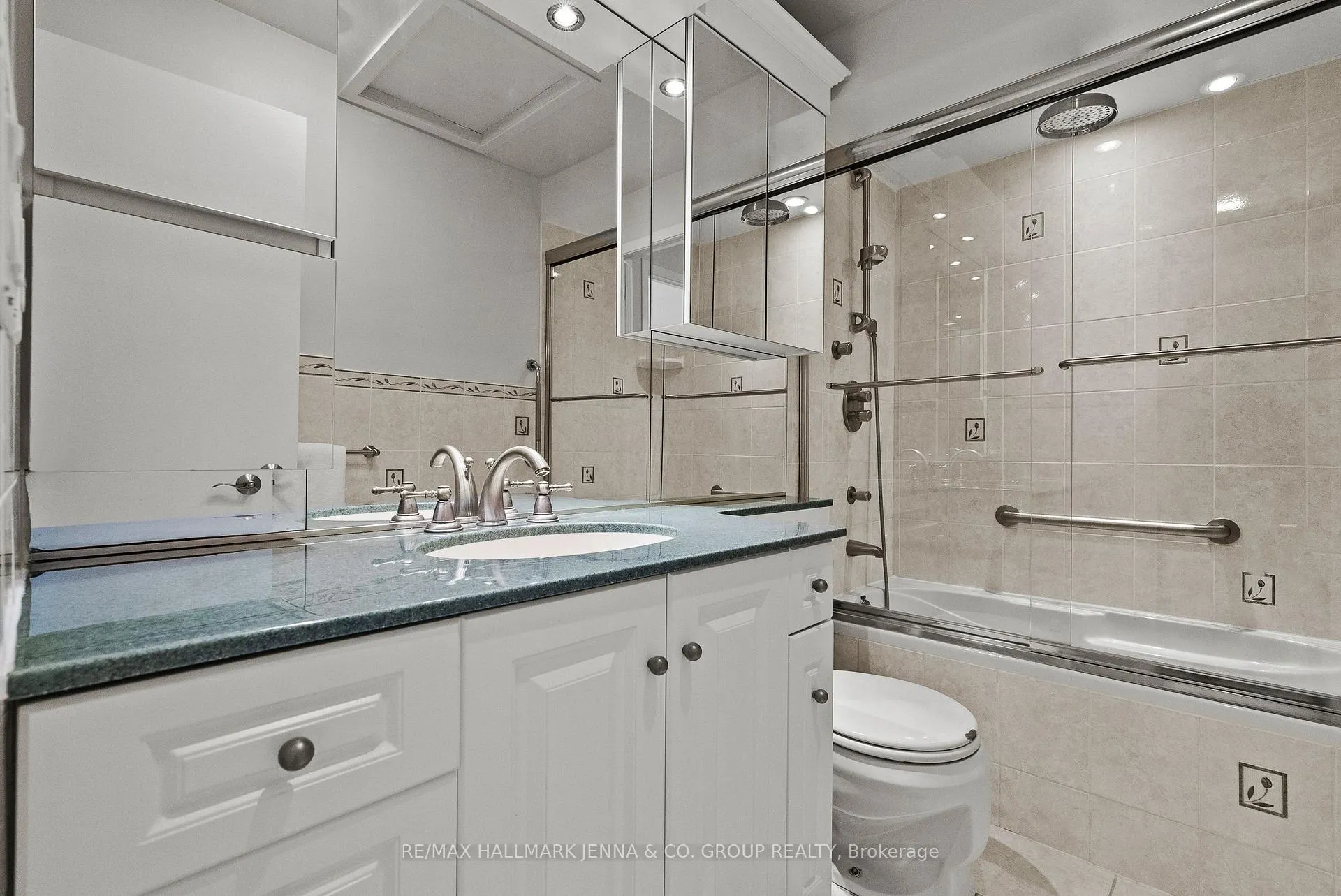 Photo 23 of Unit 49, 32 F Benlea Drive, Ottawa, Tanglewood — HOMEH