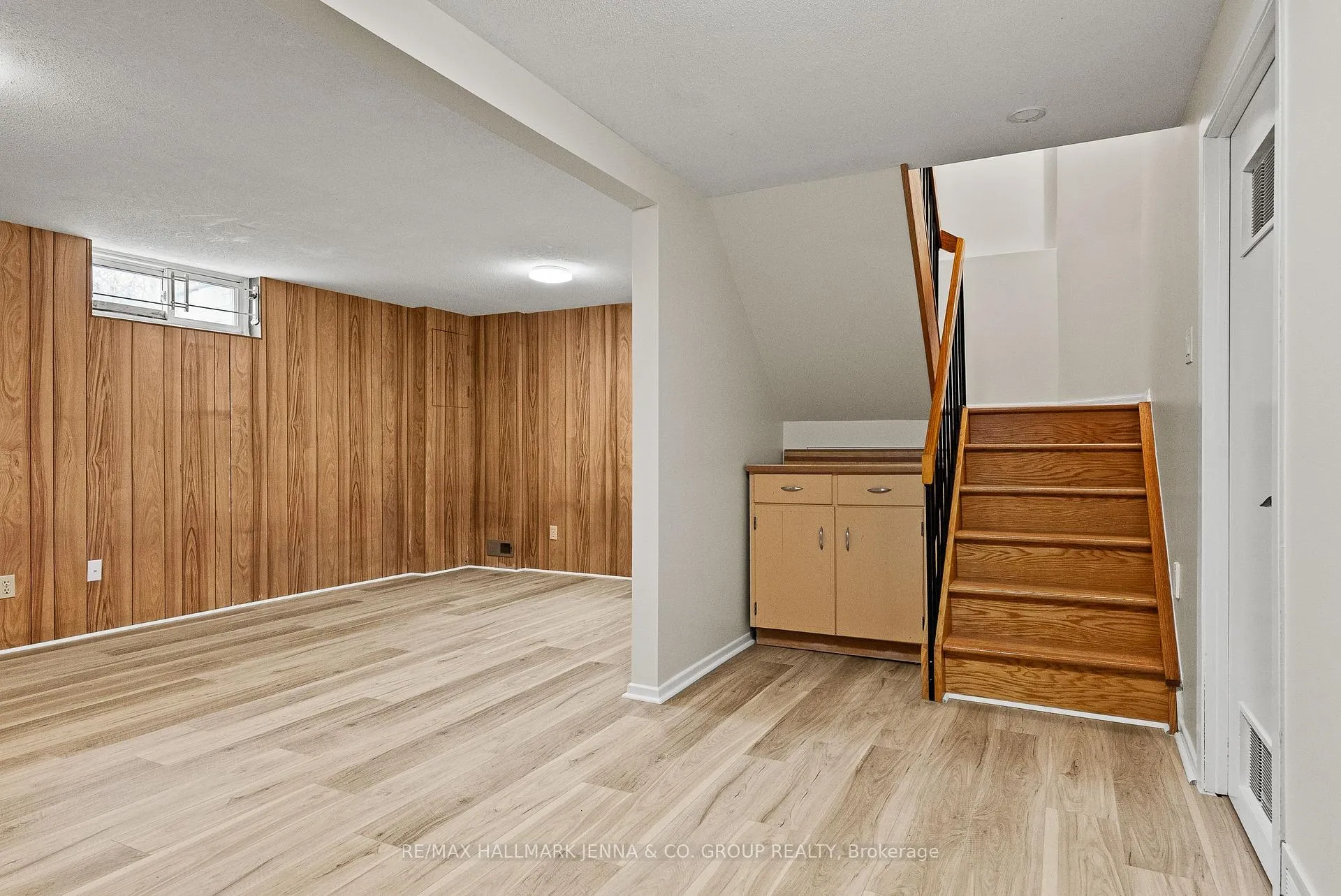 Photo 24 of Unit 49, 32 F Benlea Drive, Ottawa, Tanglewood — HOMEH