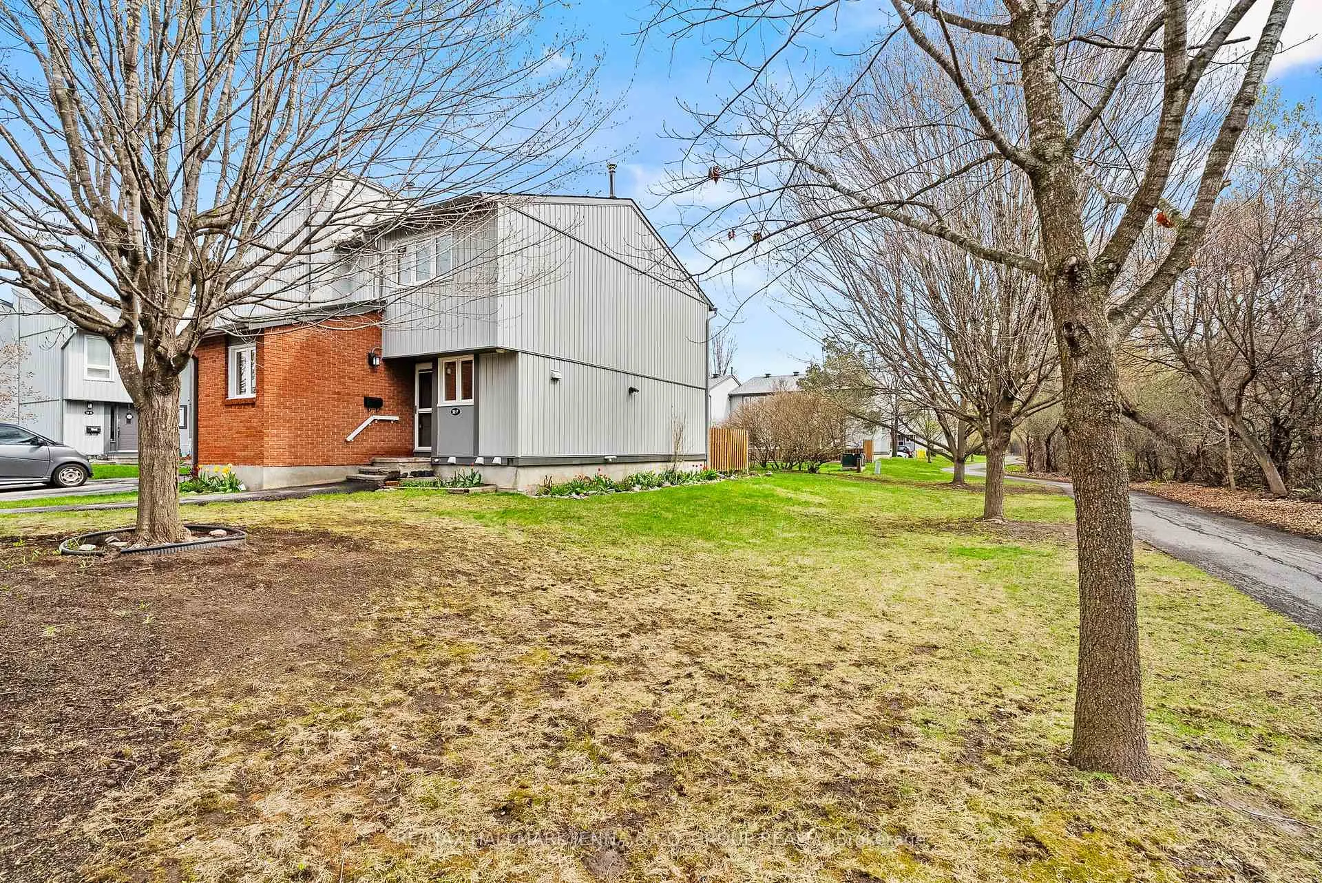 Photo 29 of Unit 49, 32 F Benlea Drive, Ottawa, Tanglewood — HOMEH