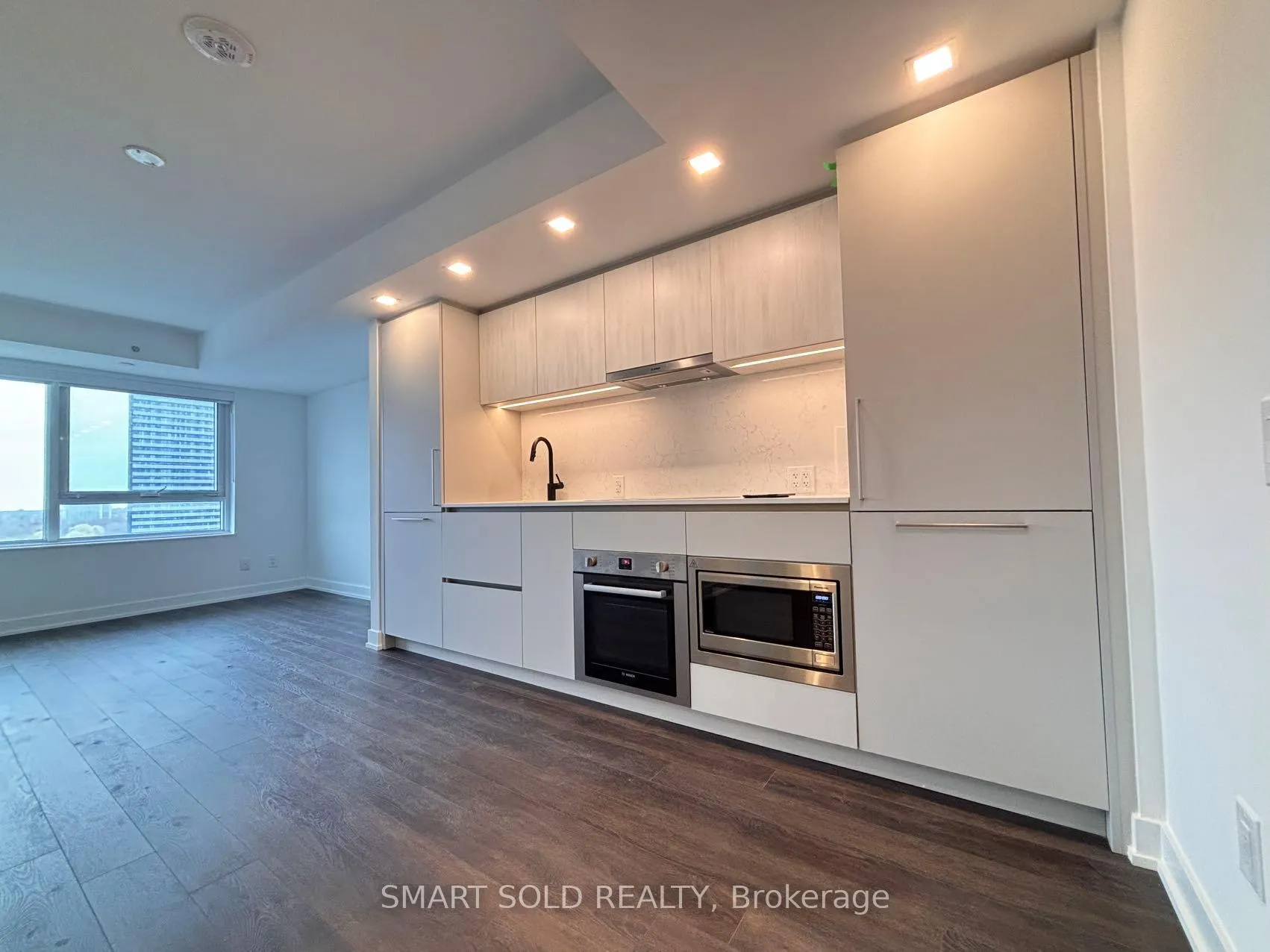 Photo 4 of Unit 1208, 603 Sherbourne Street, Toronto, North St. James Town — HOMEH