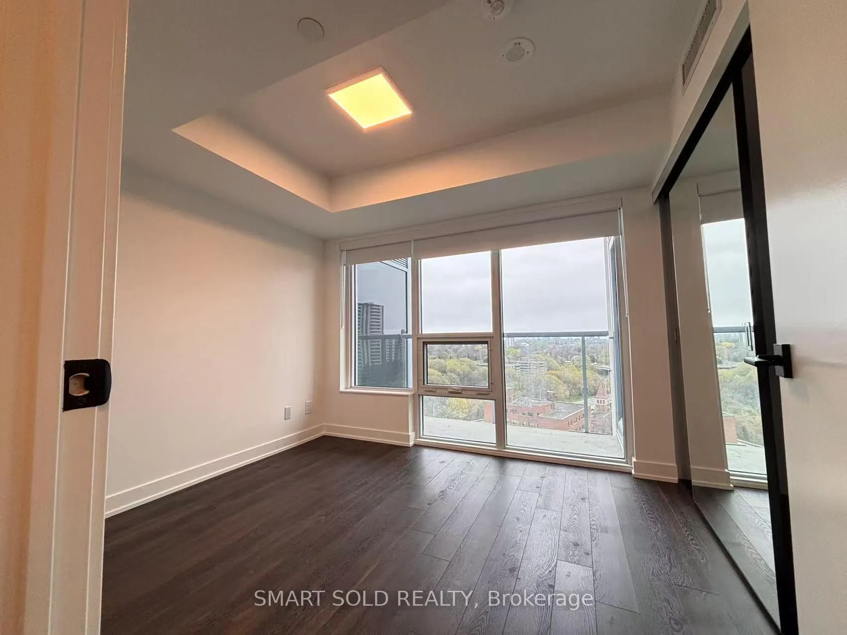 Photo 6 of Unit 1208, 603 Sherbourne Street, Toronto, North St. James Town — HOMEH