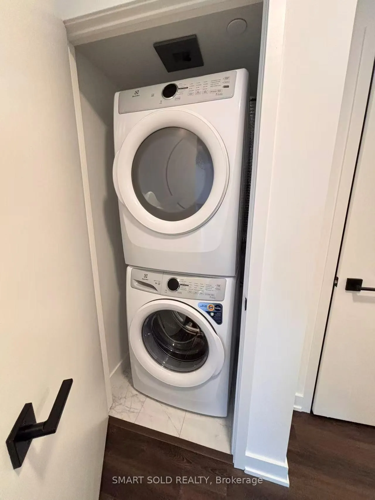 Photo 9 of Unit 1208, 603 Sherbourne Street, Toronto, North St. James Town — HOMEH