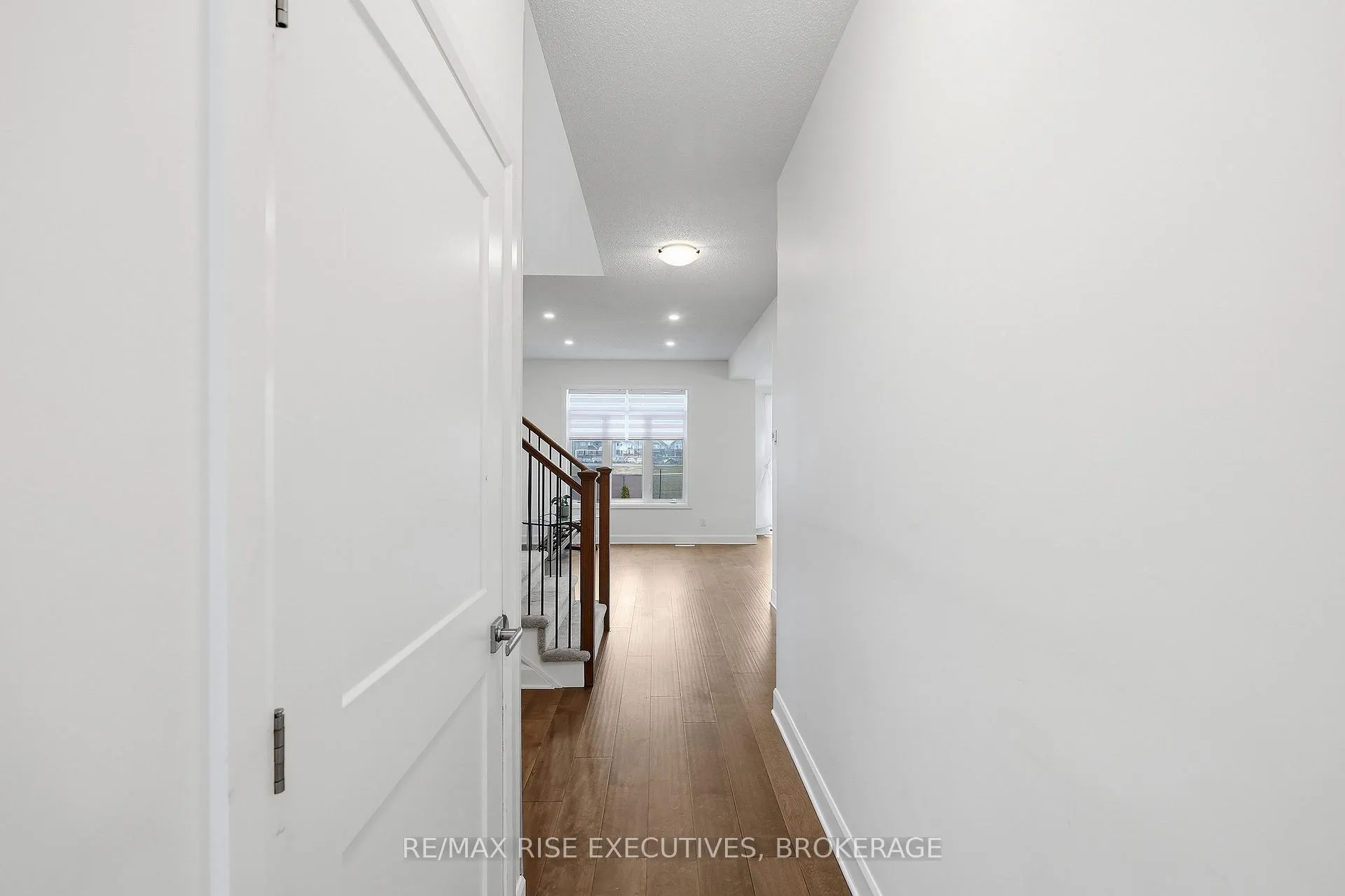 Photo 5 of 1406 Tulip Drive, Kingston, City Northwest — HOMEH