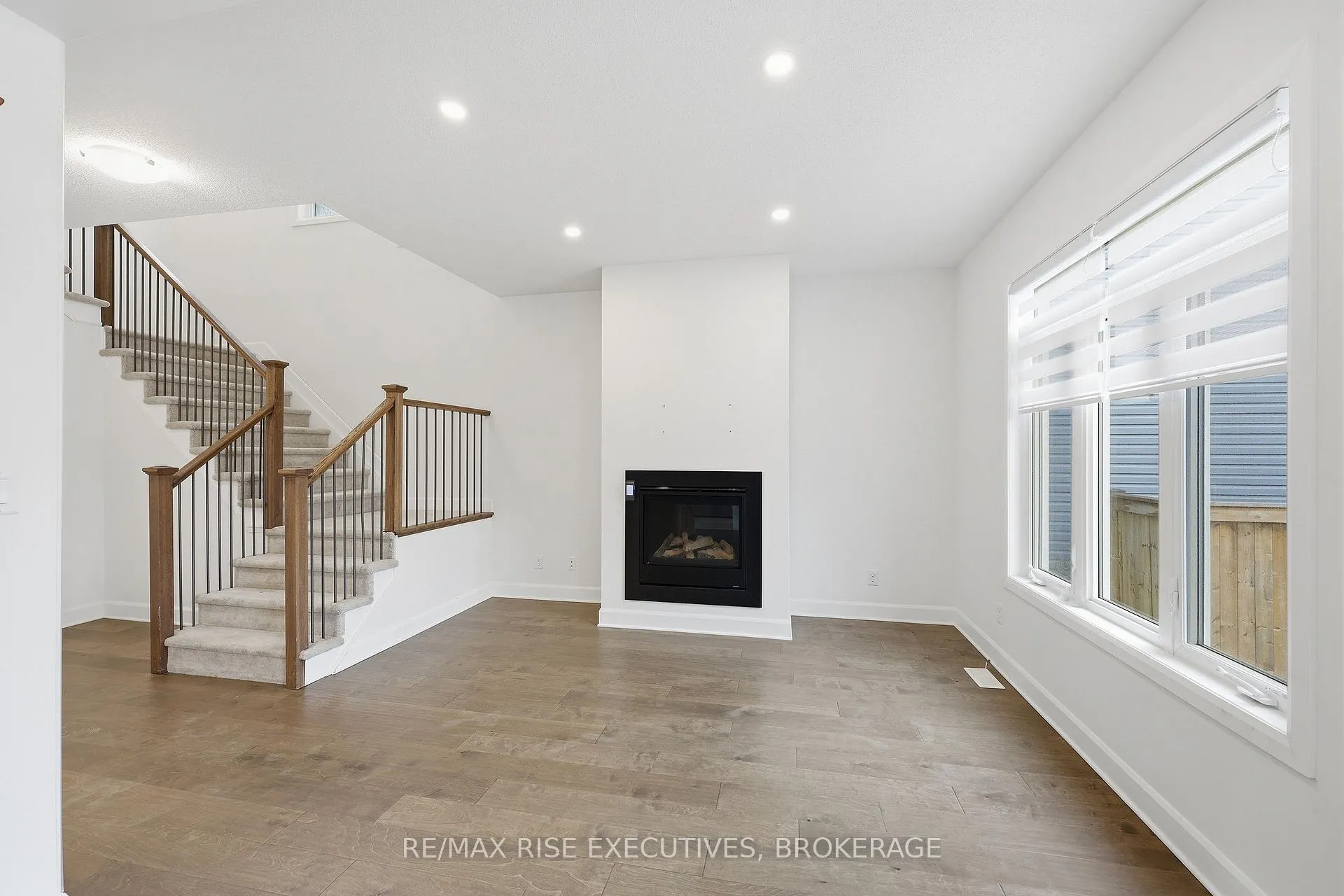 Photo 8 of 1406 Tulip Drive, Kingston, City Northwest — HOMEH