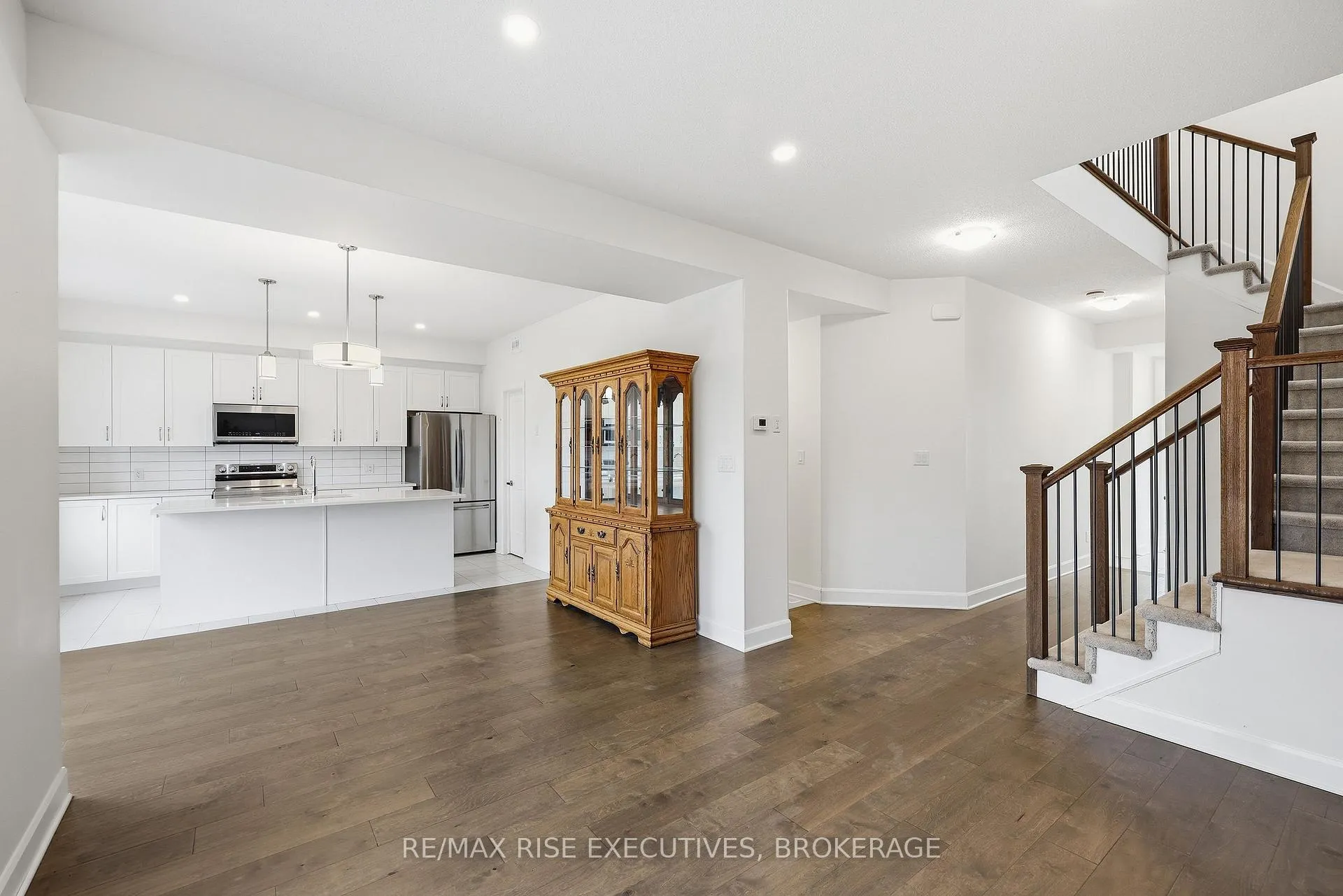 Photo 9 of 1406 Tulip Drive, Kingston, City Northwest — HOMEH