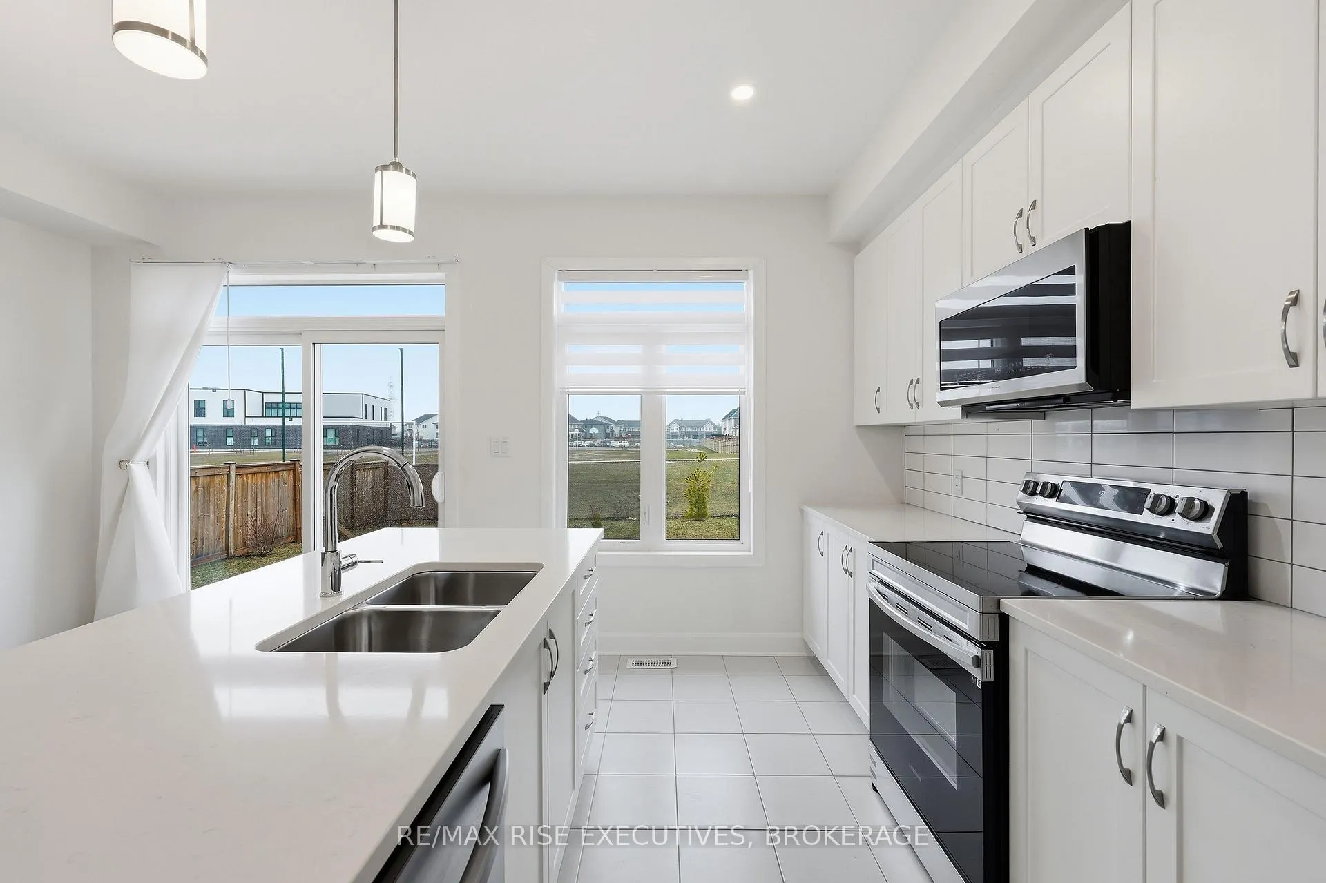 Photo 13 of 1406 Tulip Drive, Kingston, City Northwest — HOMEH