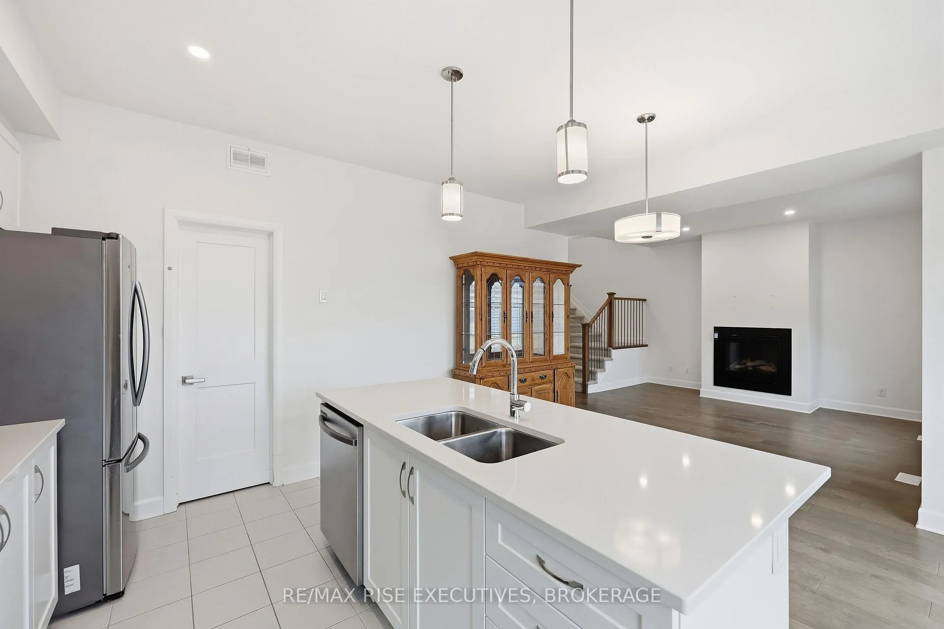 Photo 14 of 1406 Tulip Drive, Kingston, City Northwest — HOMEH