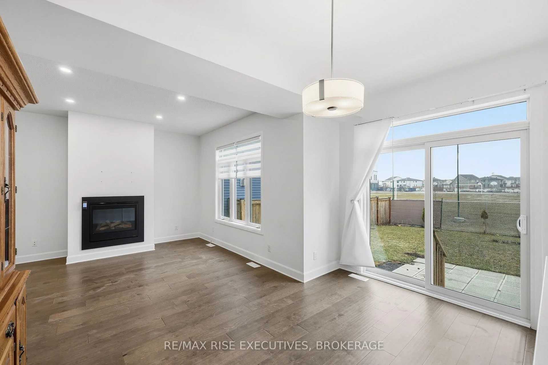 Photo 16 of 1406 Tulip Drive, Kingston, City Northwest — HOMEH