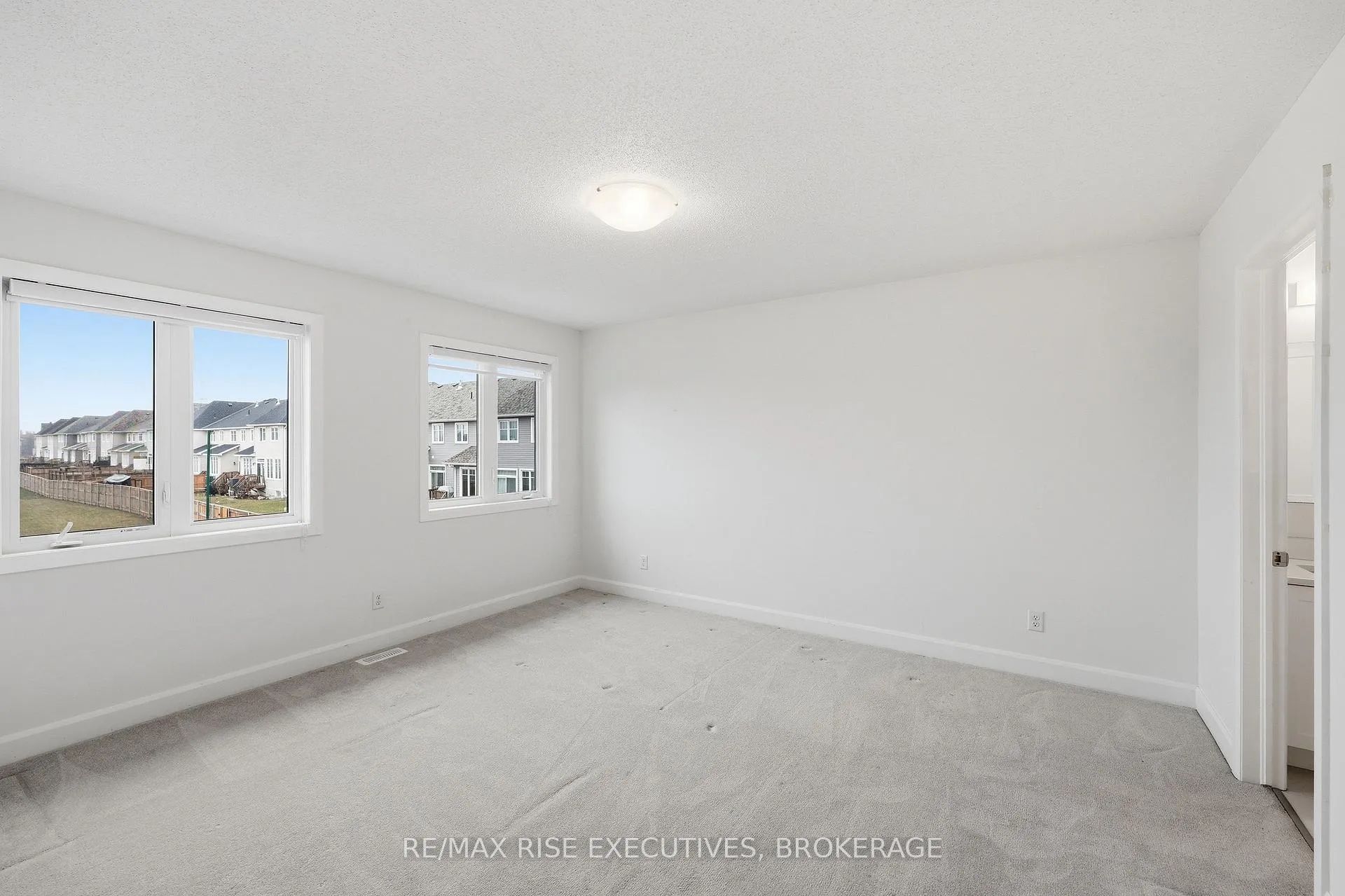 Photo 24 of 1406 Tulip Drive, Kingston, City Northwest — HOMEH