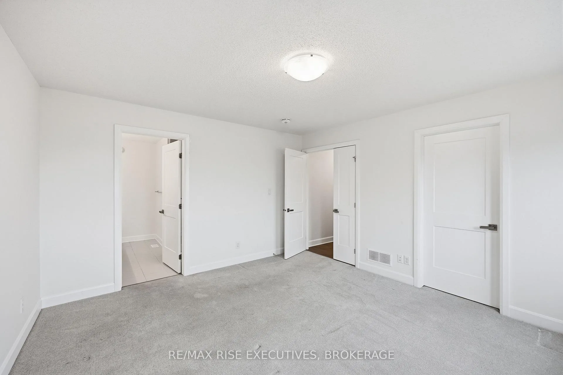 Photo 25 of 1406 Tulip Drive, Kingston, City Northwest — HOMEH